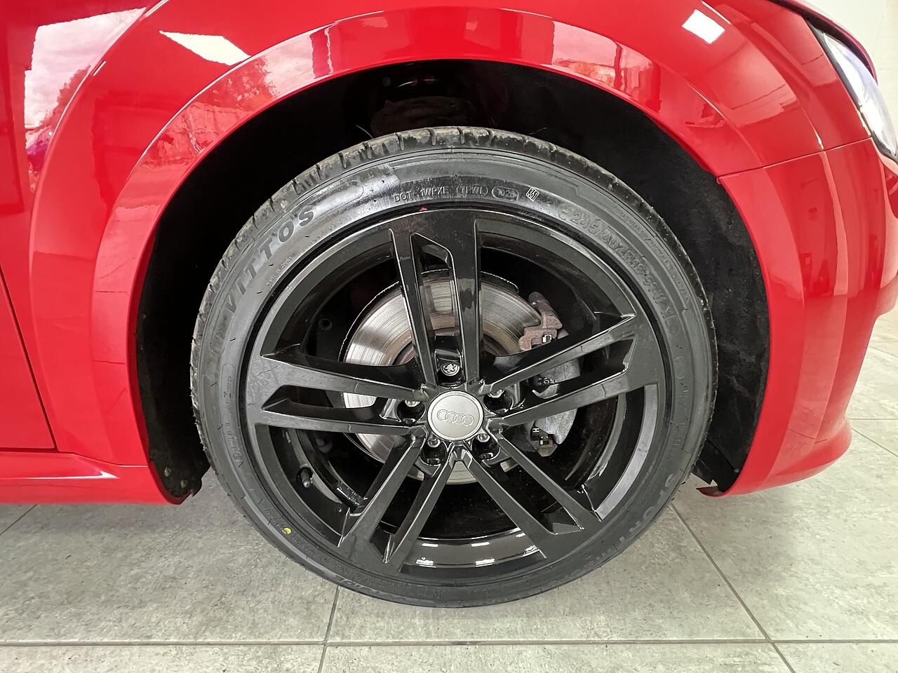Audi TT view 18