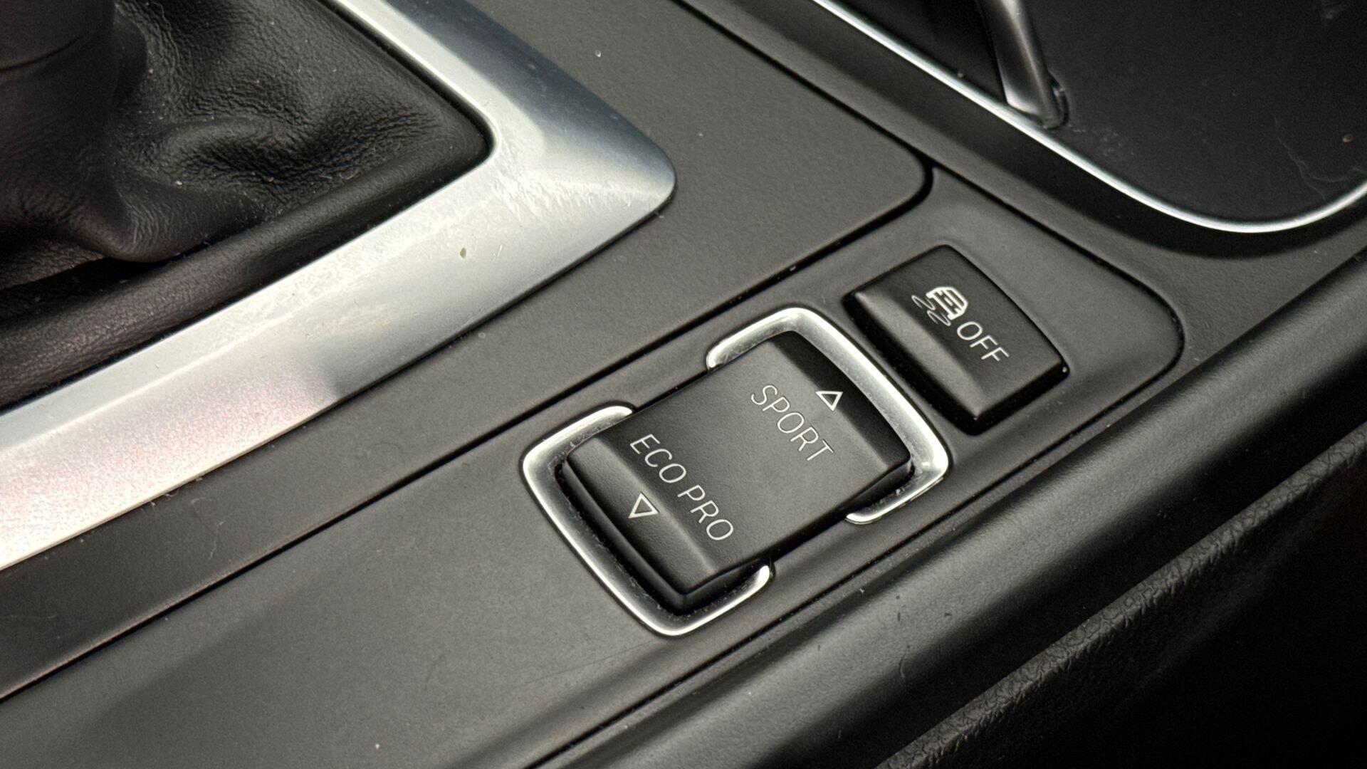 BMW 3 Series view 20