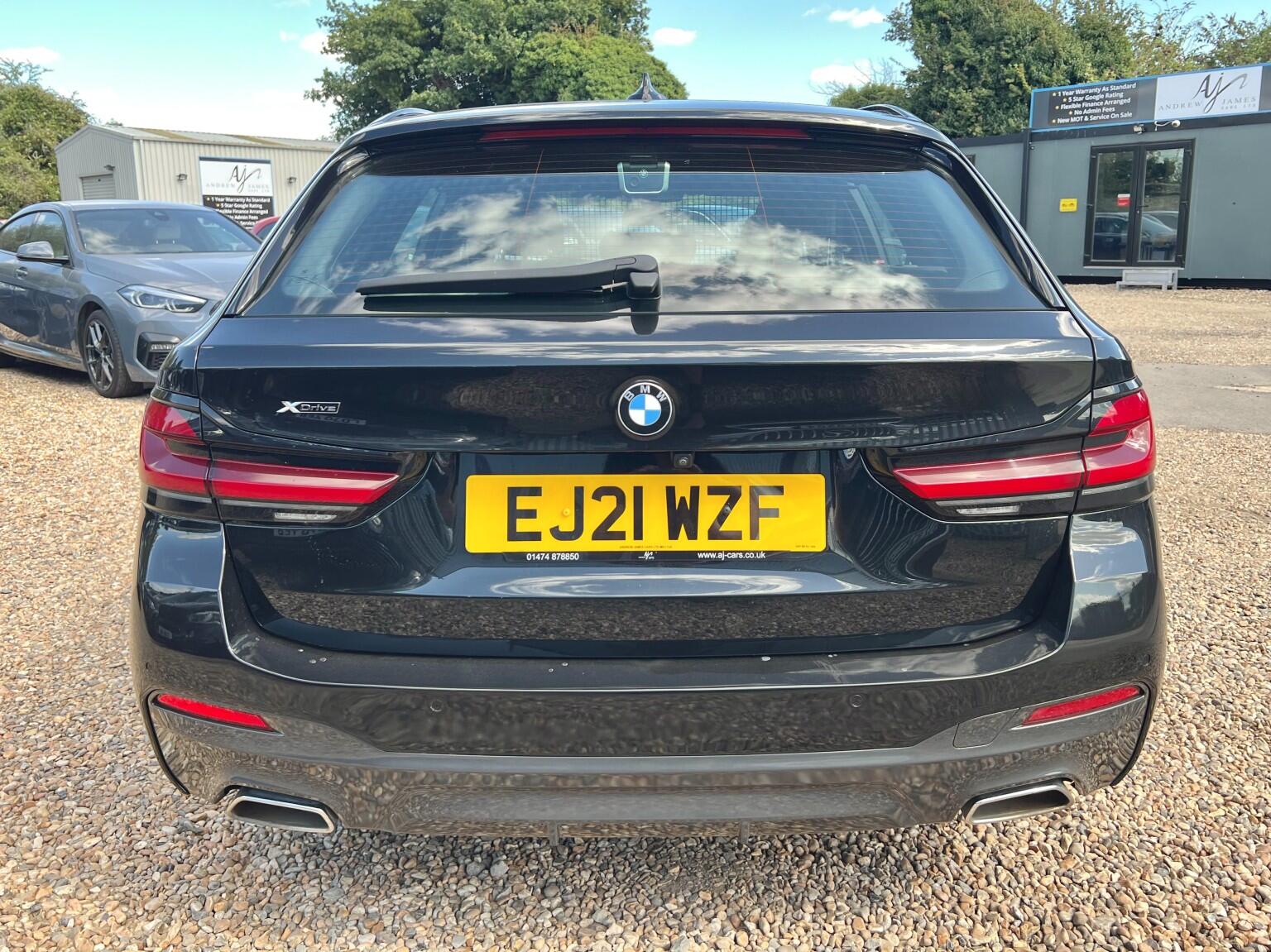 BMW 5 Series view 5