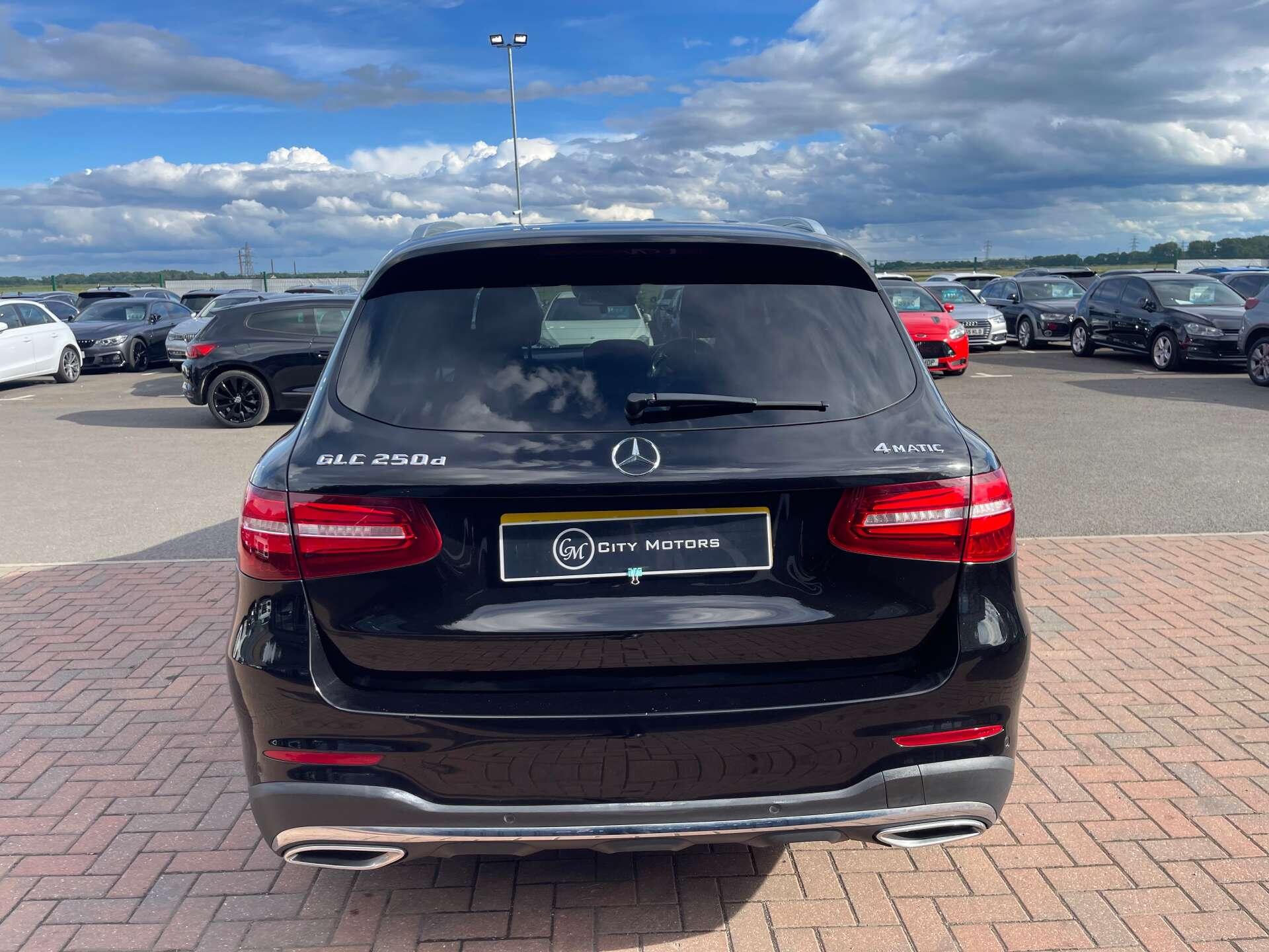 Mercedes-Benz GLC view 9