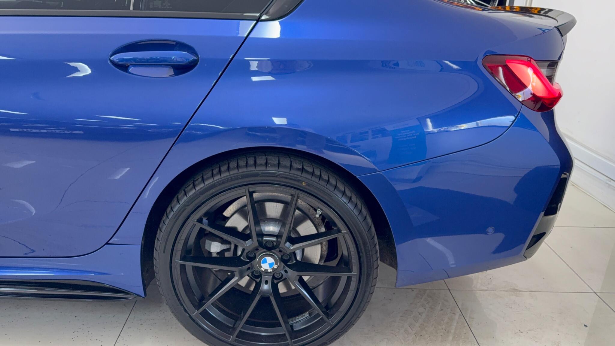 BMW 3 Series view 38