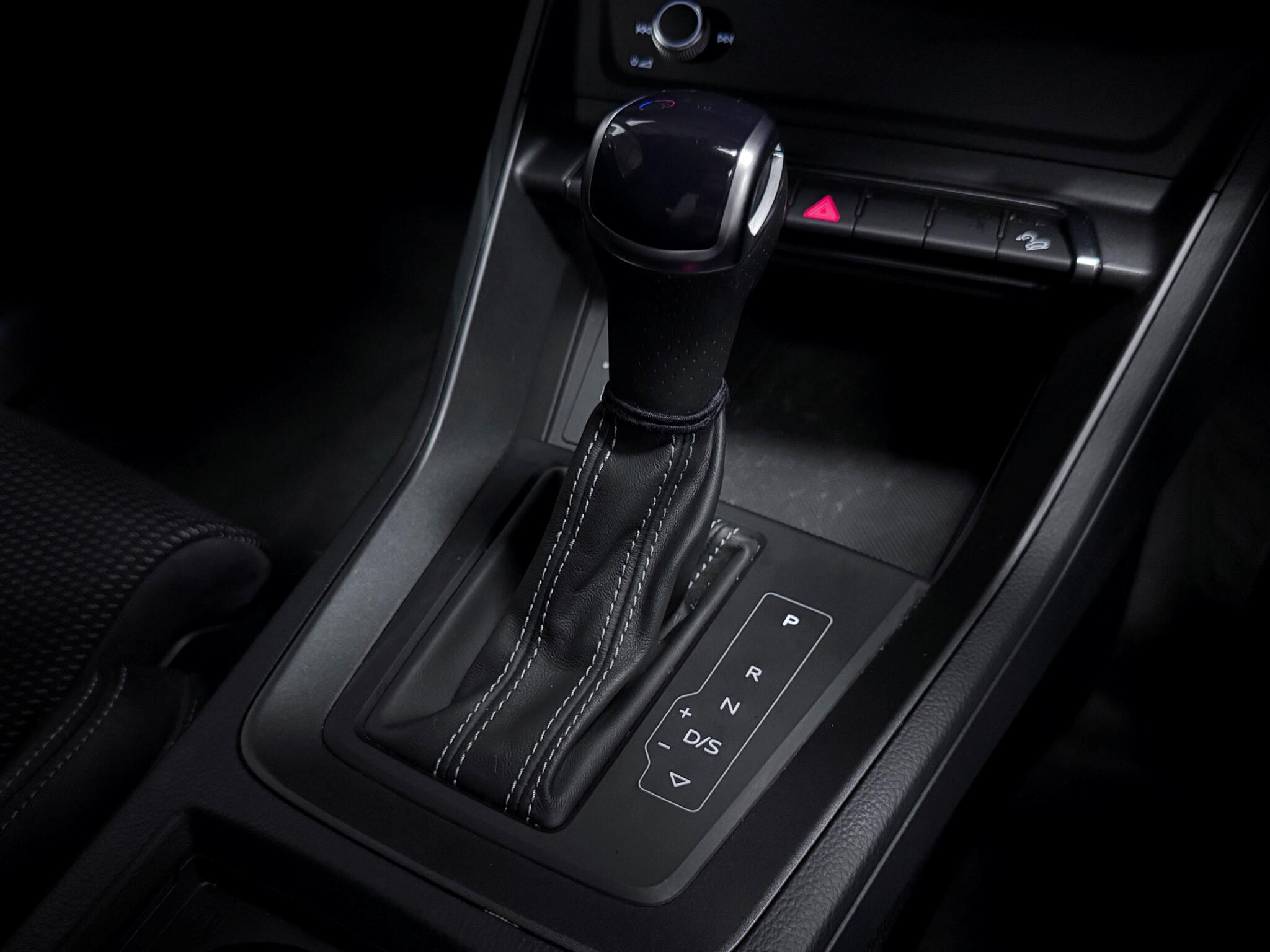Audi Q3 view 31