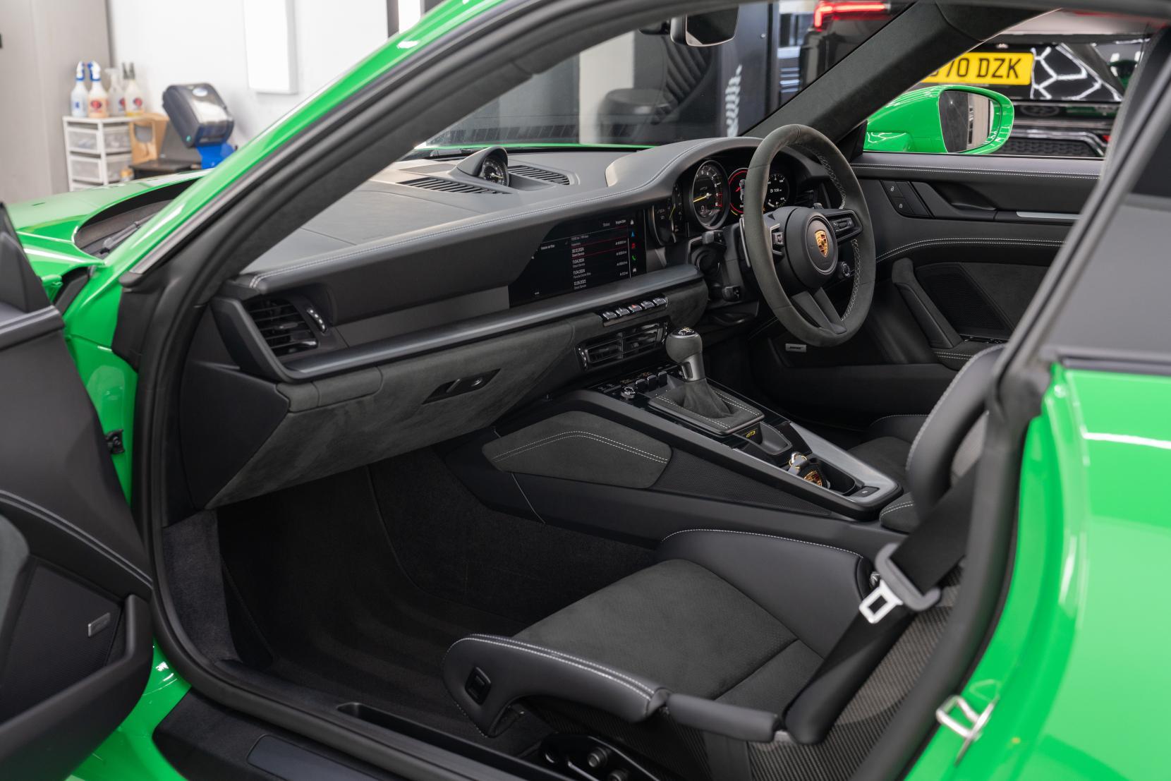 Porsche 911 view 13