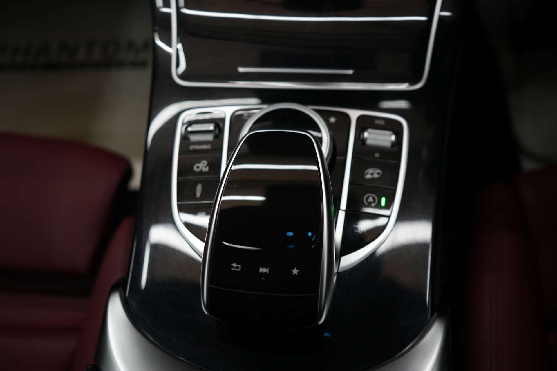 Mercedes-Benz C-Class view 34