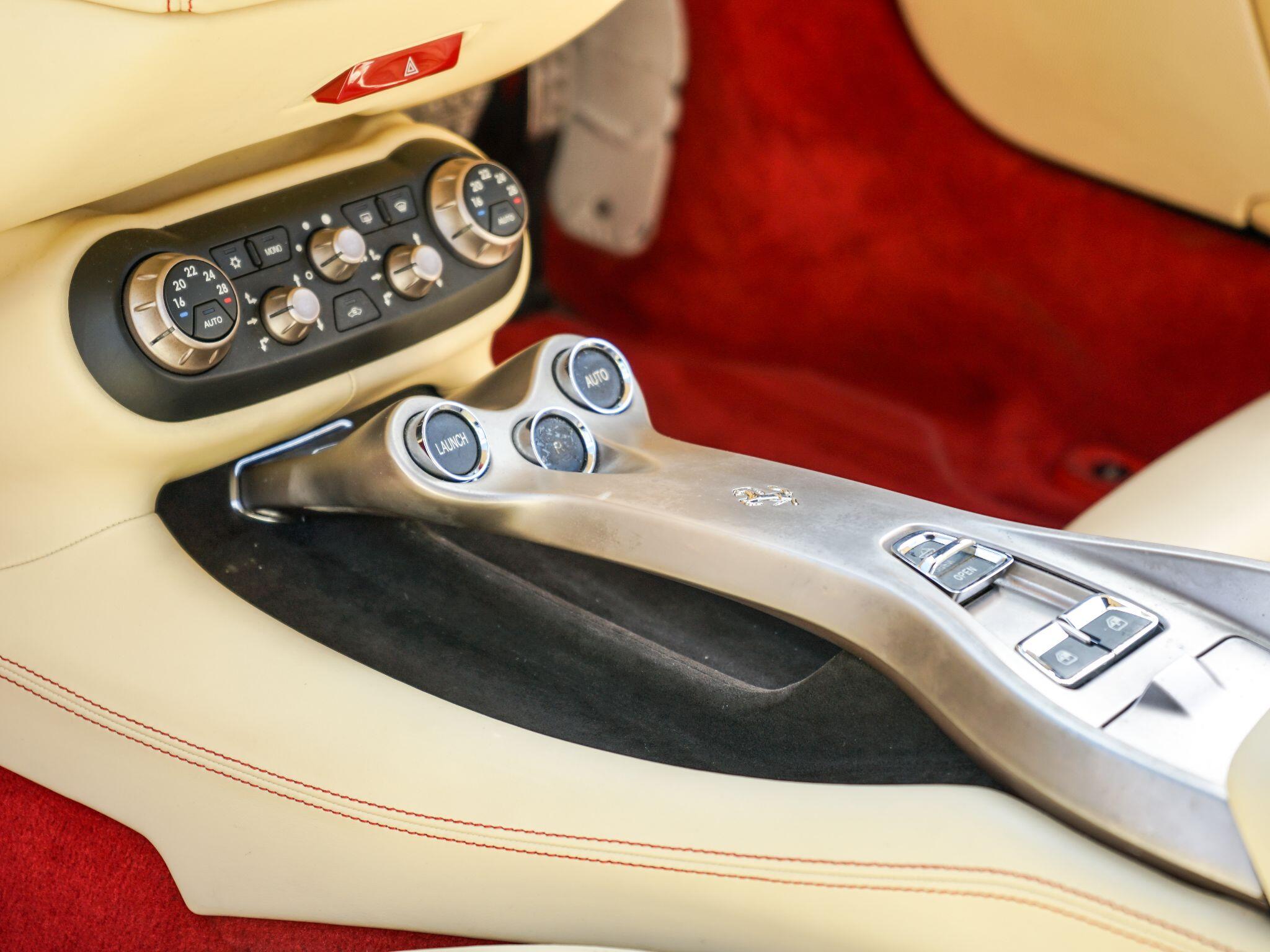 Ferrari California view 18