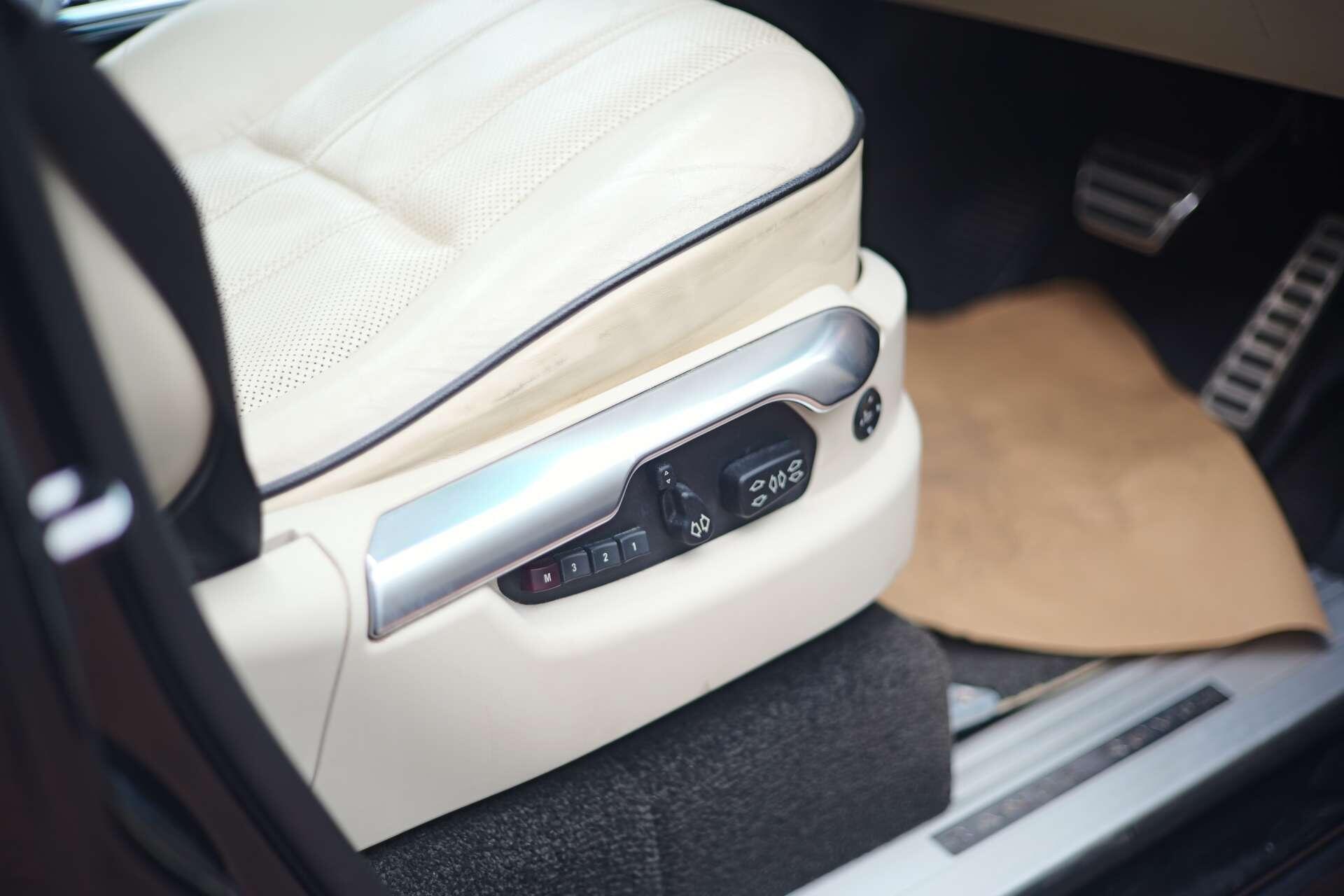Land Rover Range Rover view 44