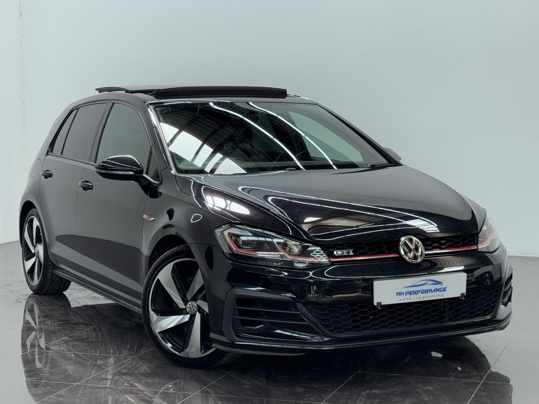 Volkswagen Golf view 3