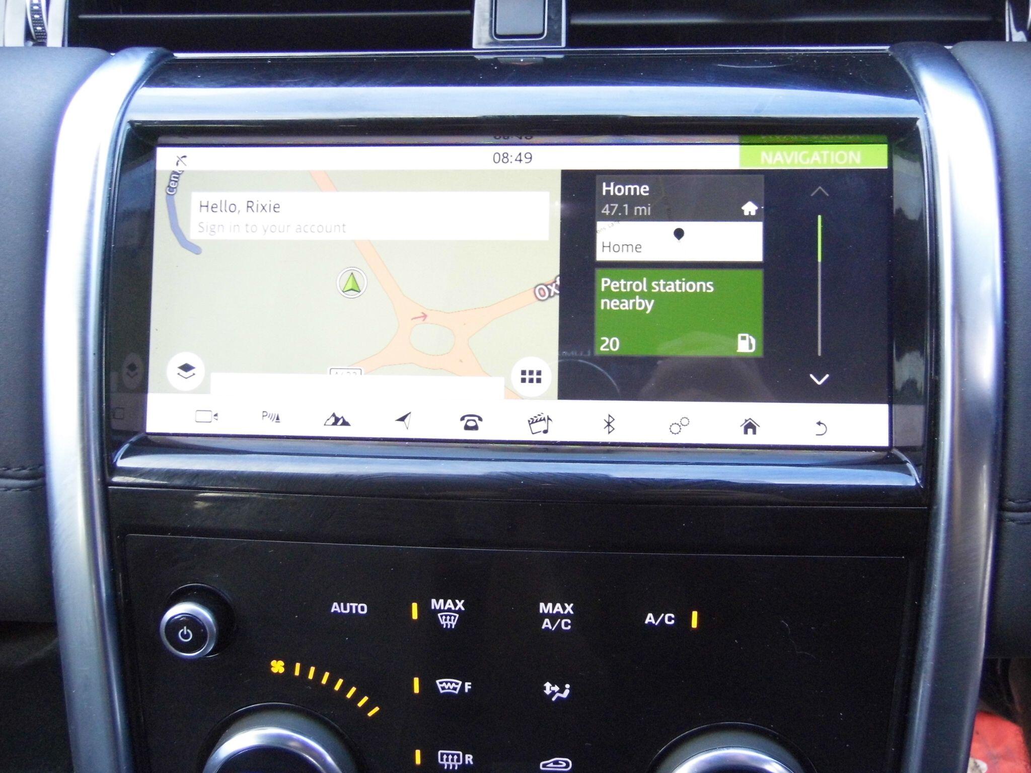 Land Rover Discovery Sport view 23