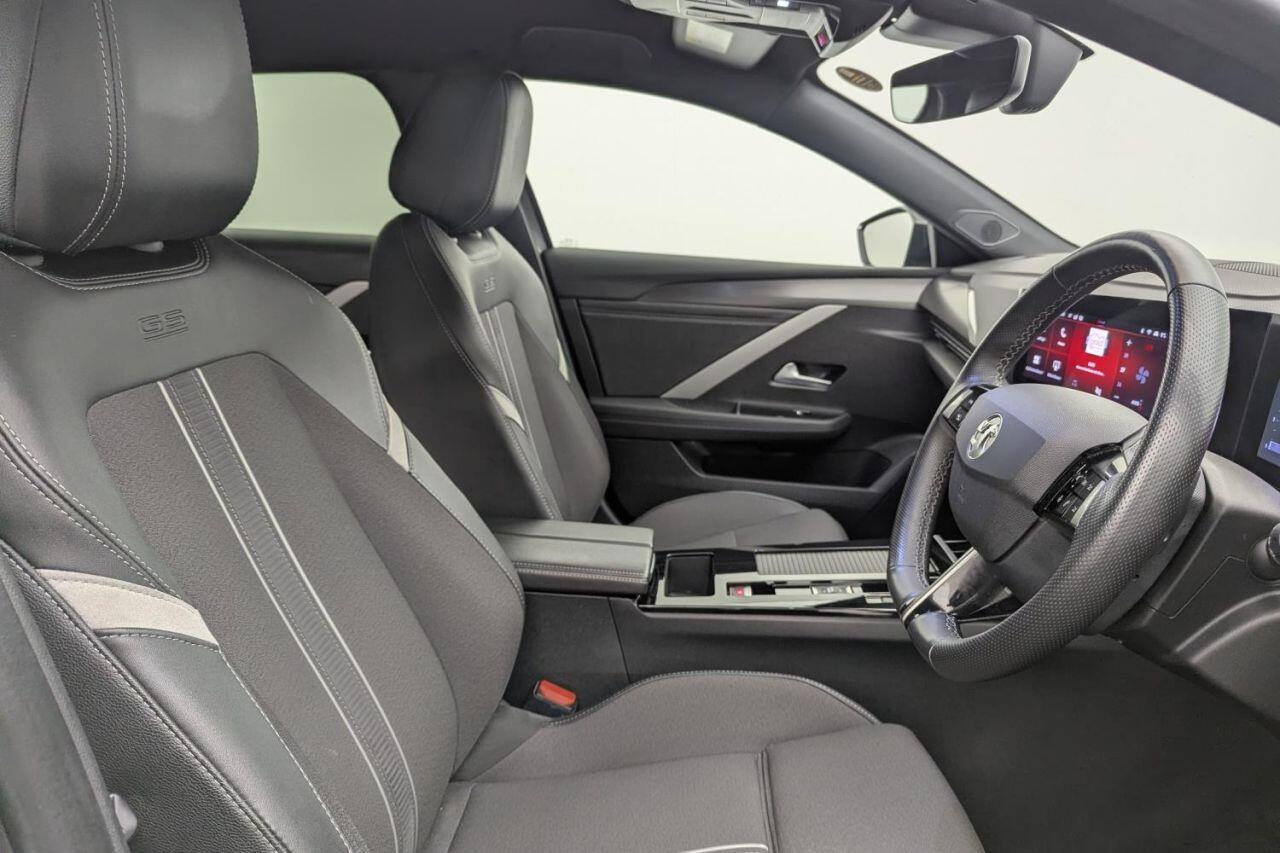 Vauxhall Astra view 3
