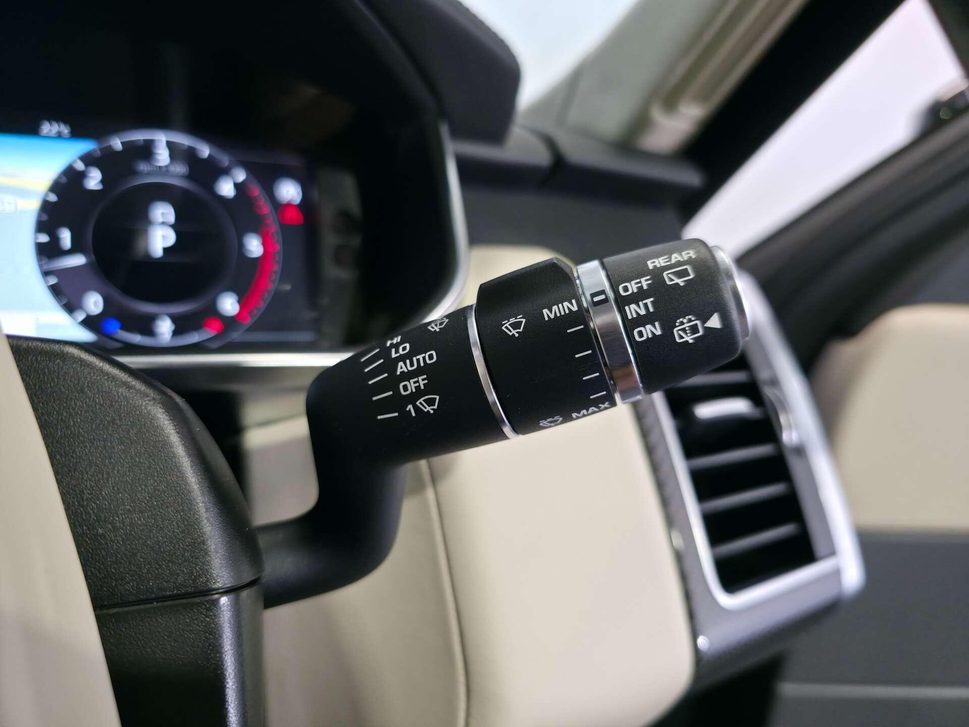 Land Rover Range Rover Sport view 41