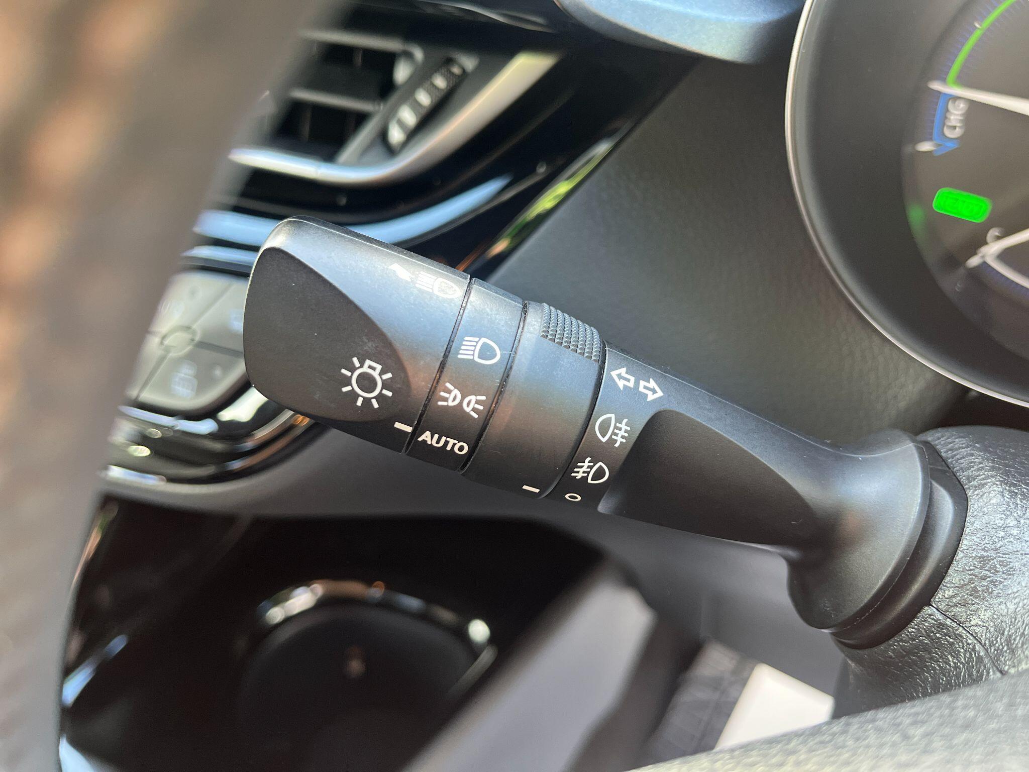 Toyota C-HR view 34