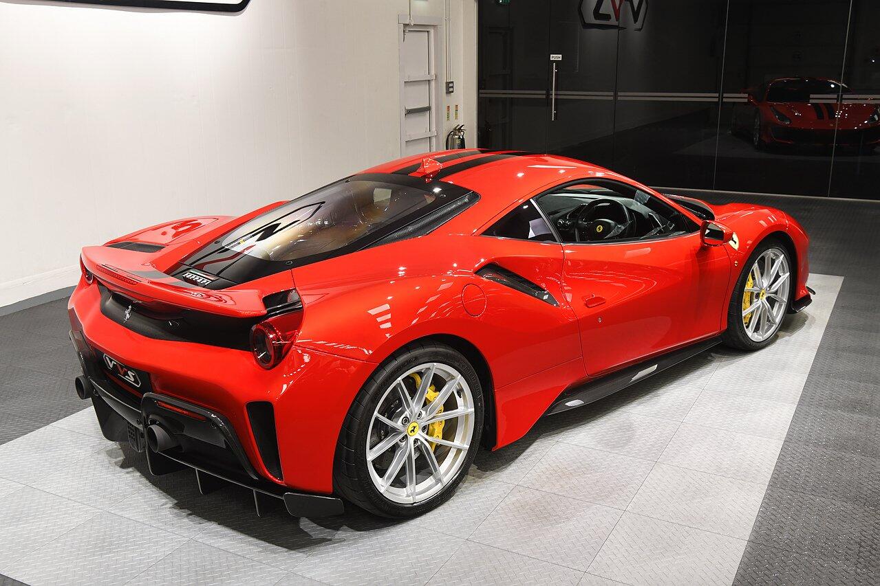Ferrari 488 view 35