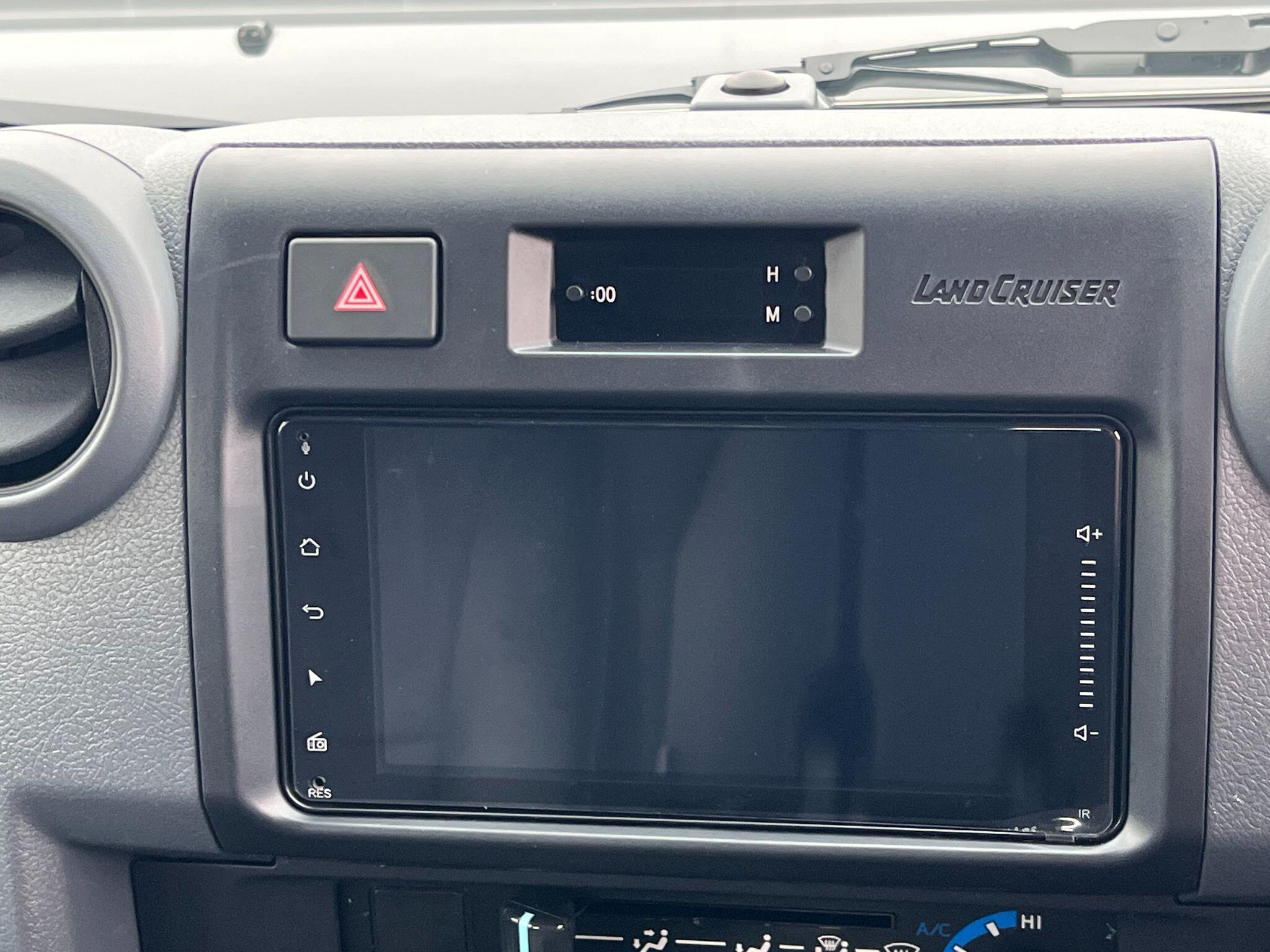 Toyota Land Cruiser view 29