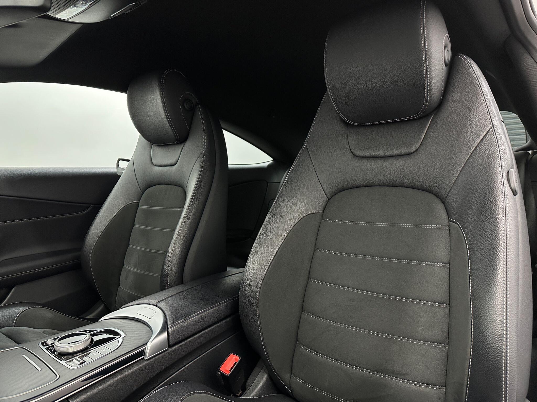 Mercedes-Benz C-Class view 37