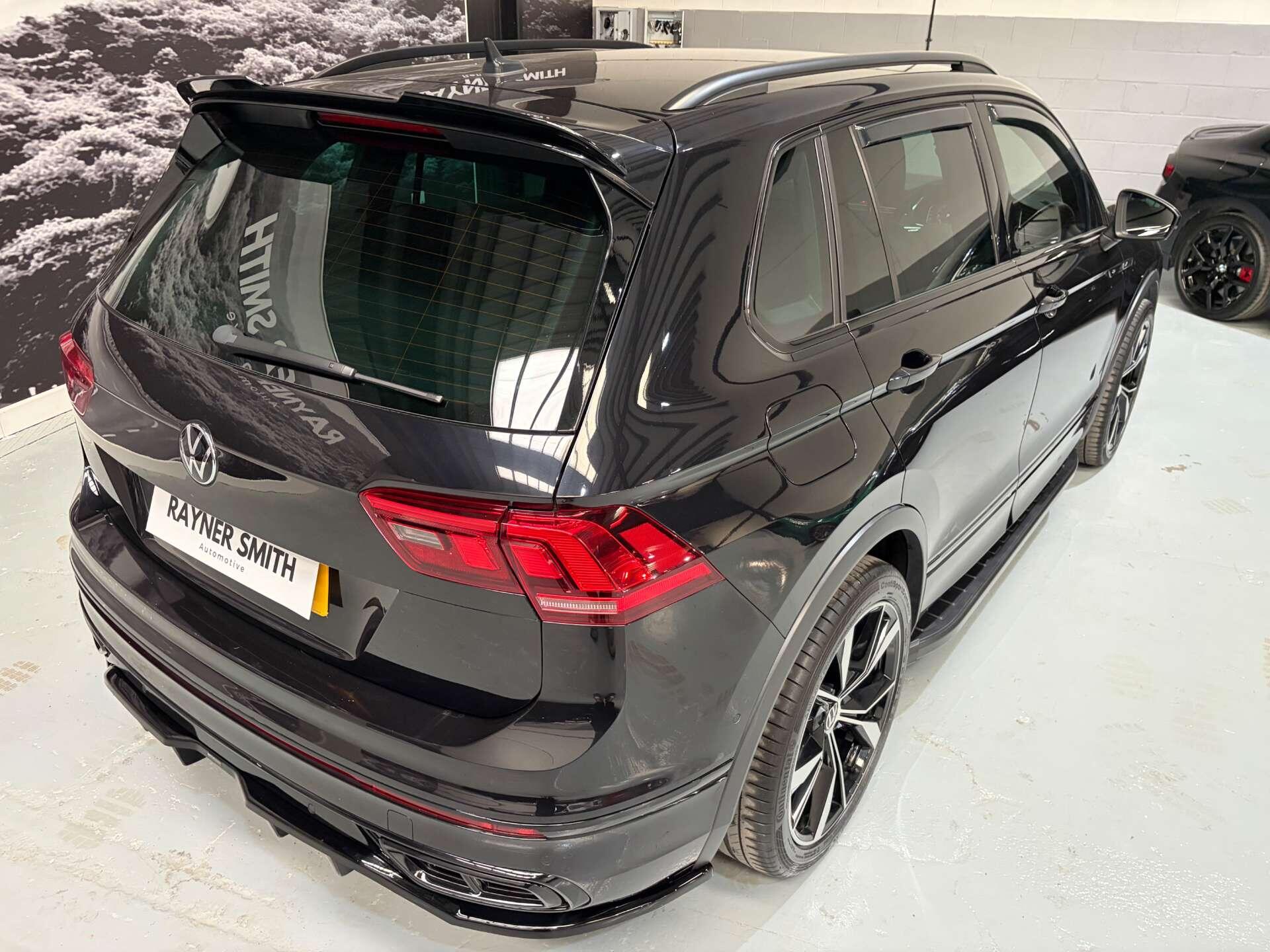 Volkswagen Tiguan view 12