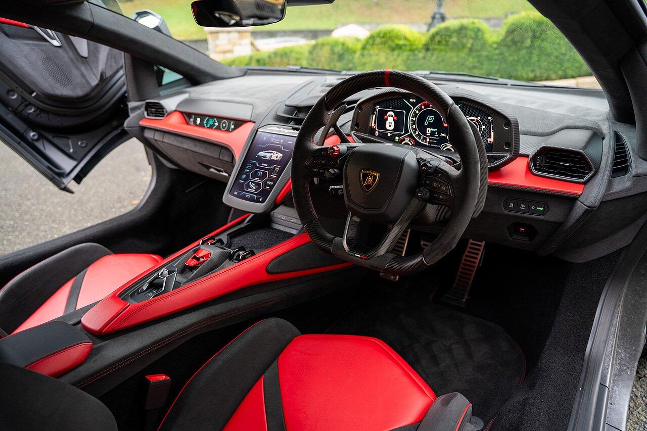 Lamborghini Revuelto view 57