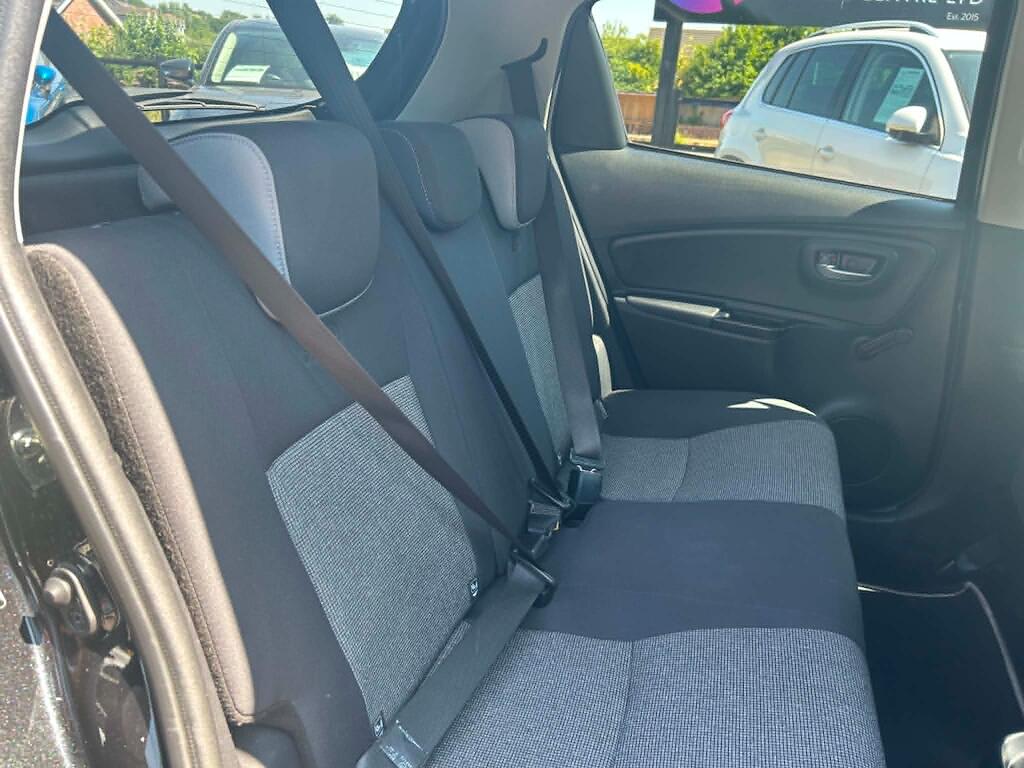 Toyota Yaris view 12