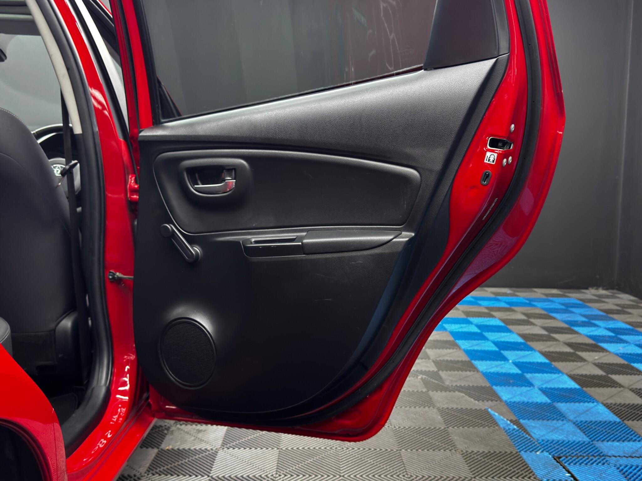Toyota Yaris view 37
