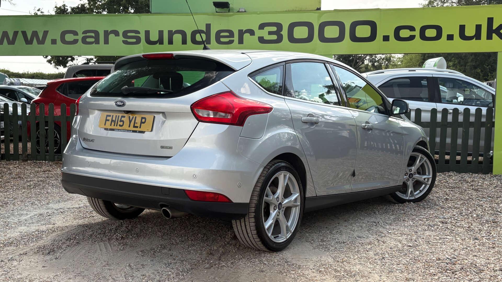 Ford Focus view 4