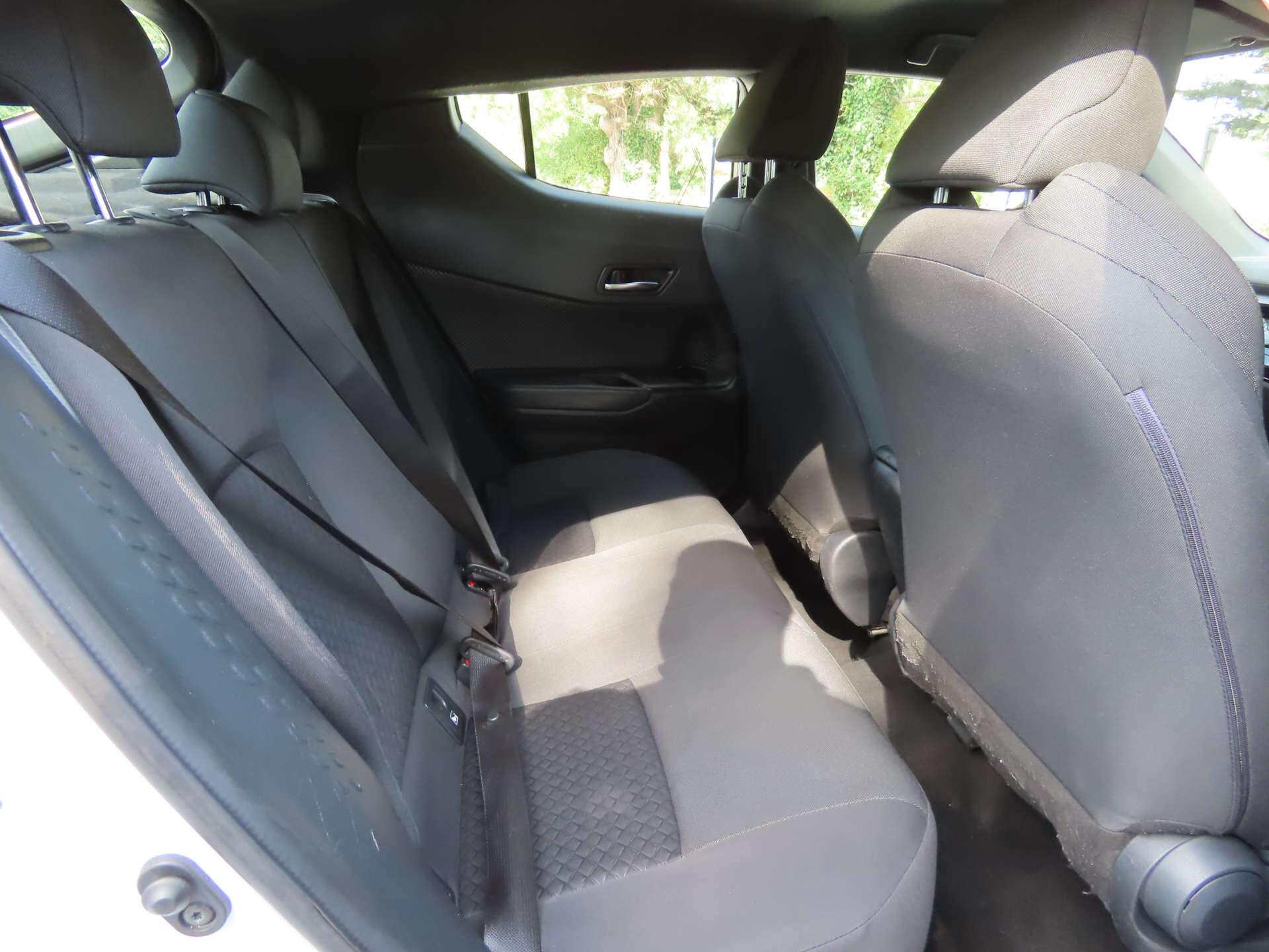 Toyota C-HR view 9
