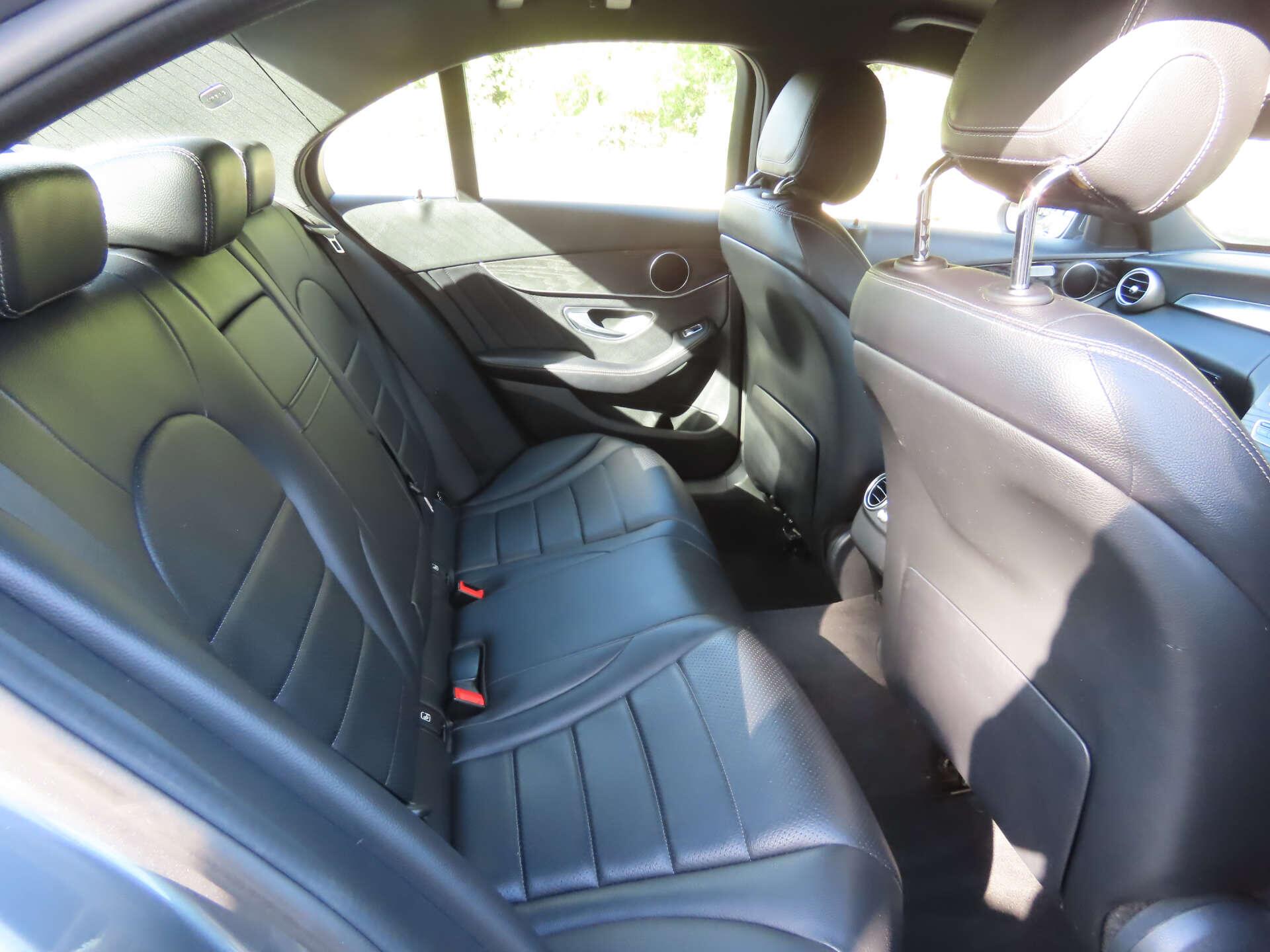 Mercedes-Benz C-Class view 9