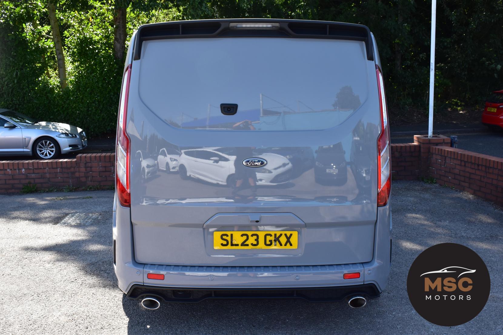 Ford Transit Custom view 15