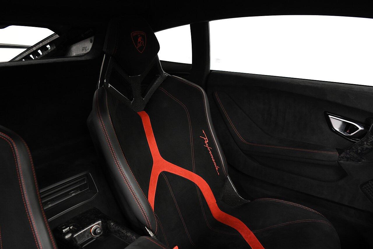 Lamborghini Huracan view 12