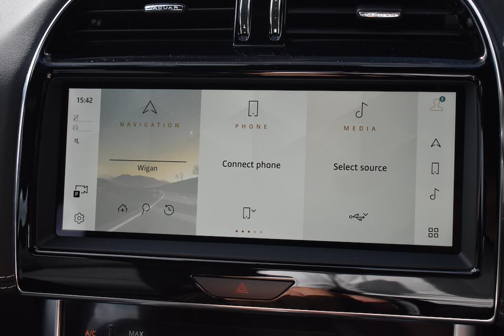 Jaguar Xe view 60