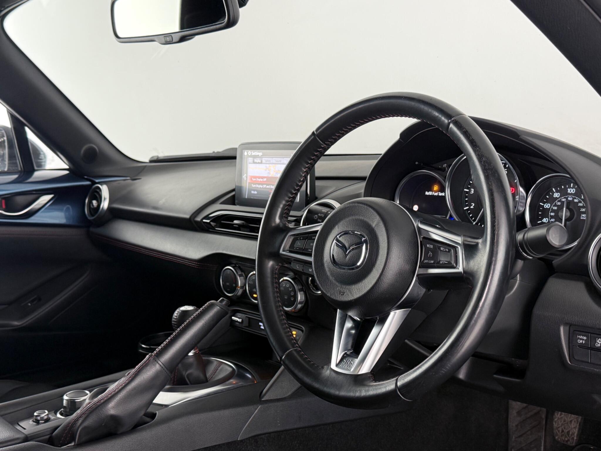 Mazda MX-5 view 3
