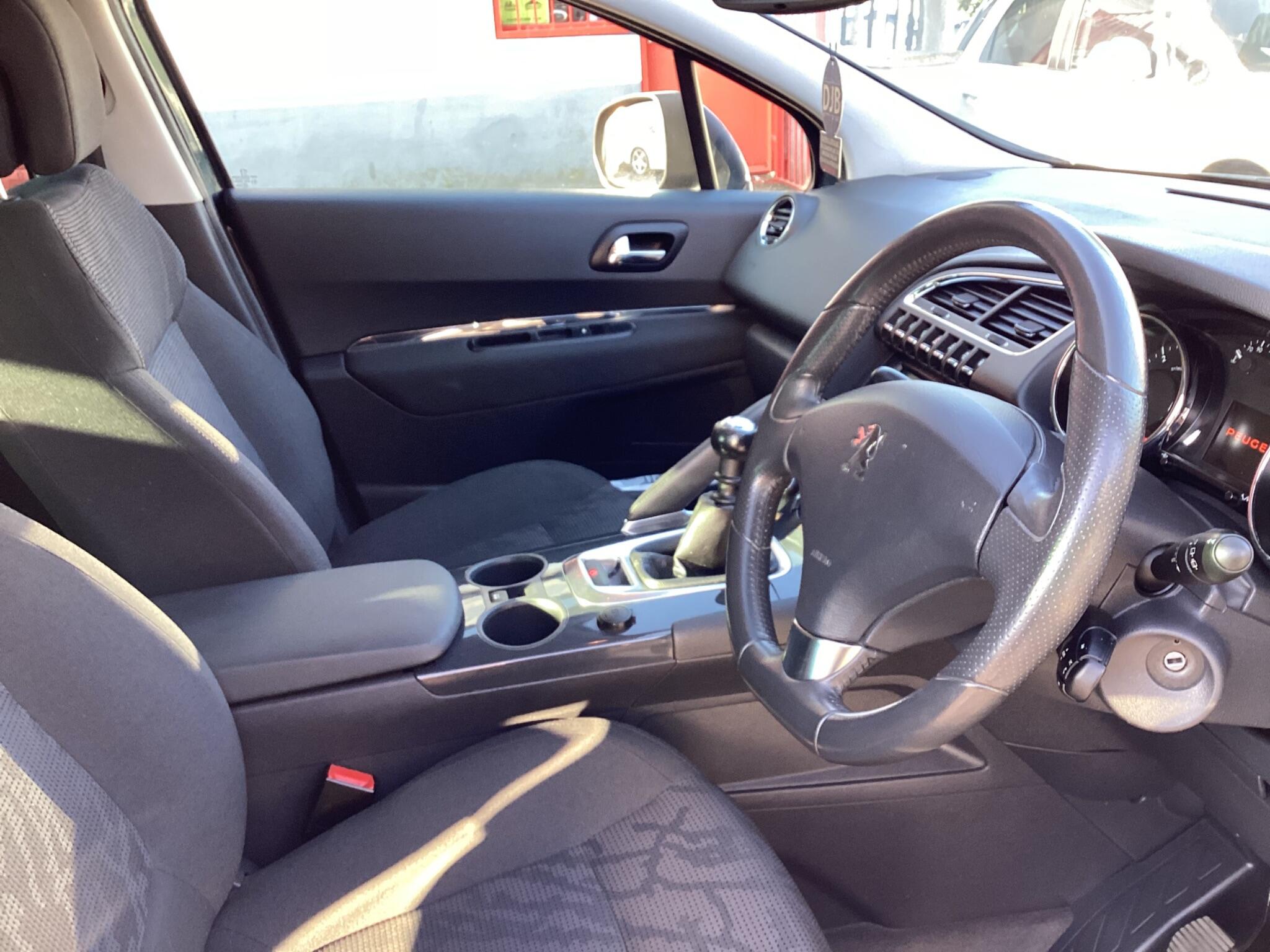 Peugeot 3008 view 13