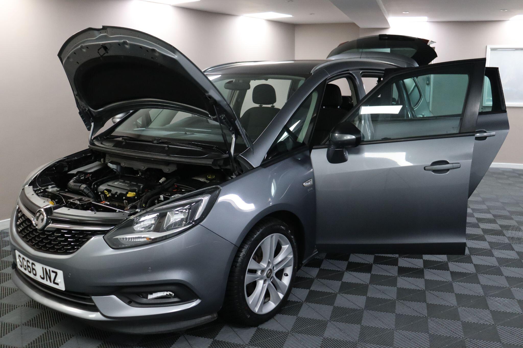 Vauxhall Zafira Tourer view 16