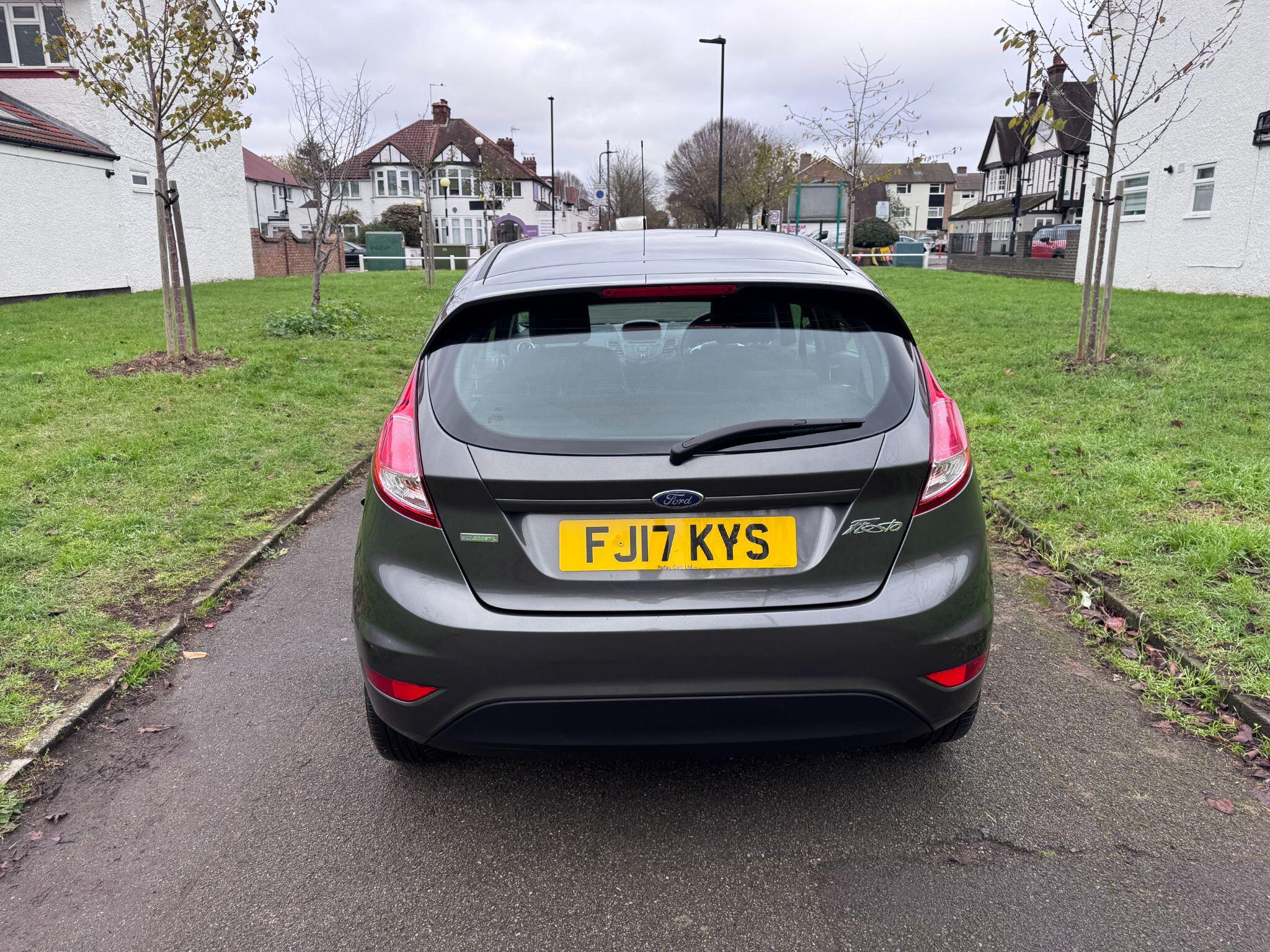 2017 Ford Fiesta image 9