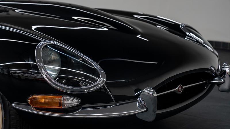 Jaguar E-Type view 9
