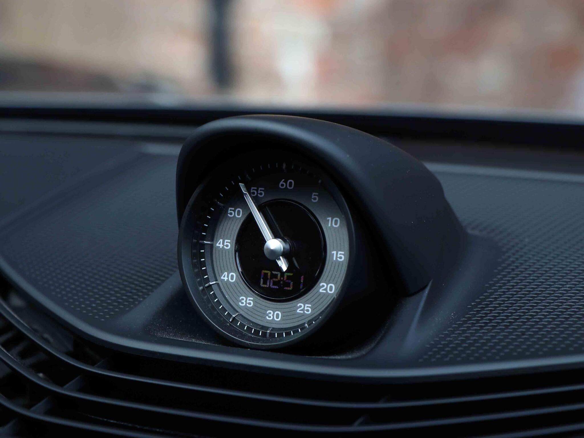 Porsche Taycan view 39