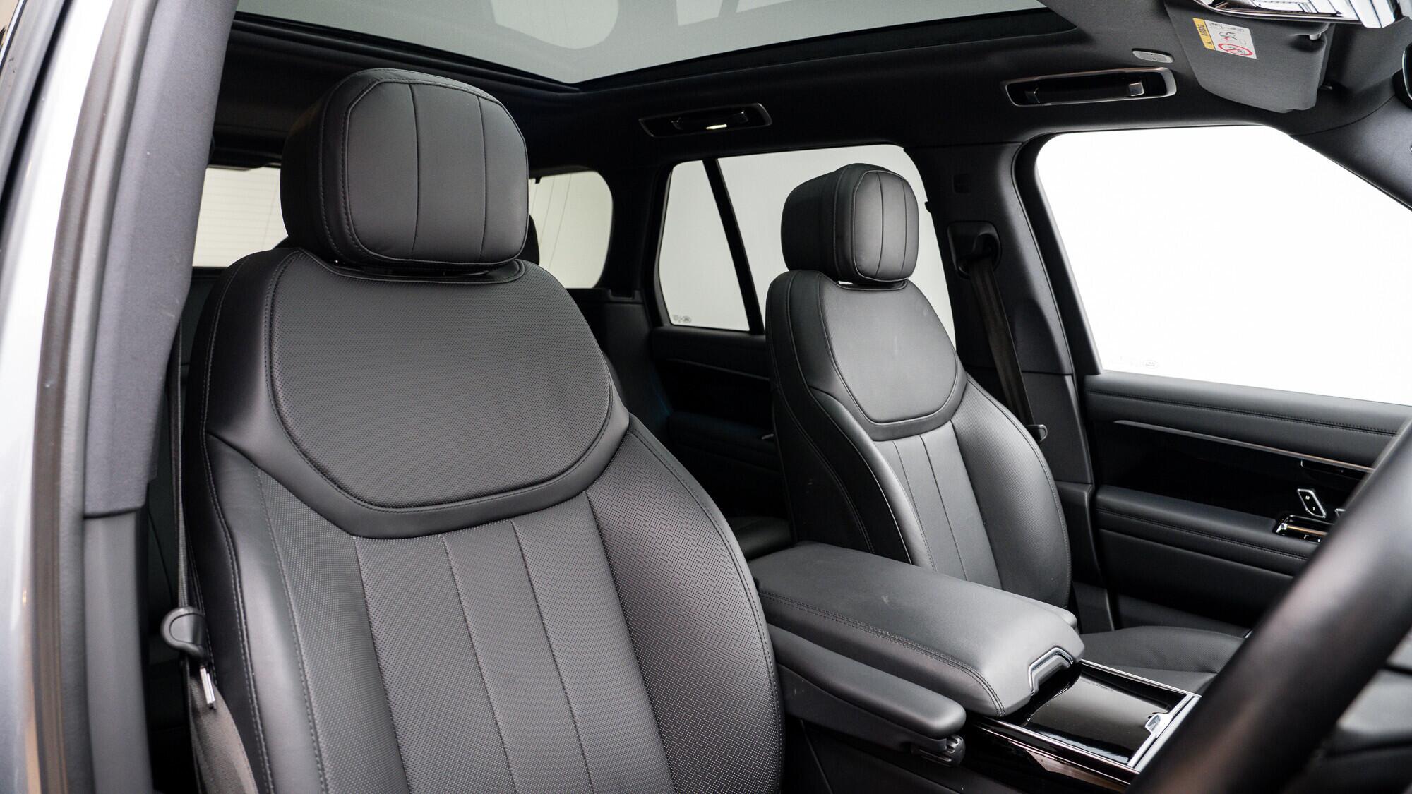 Land Rover Range Rover view 6