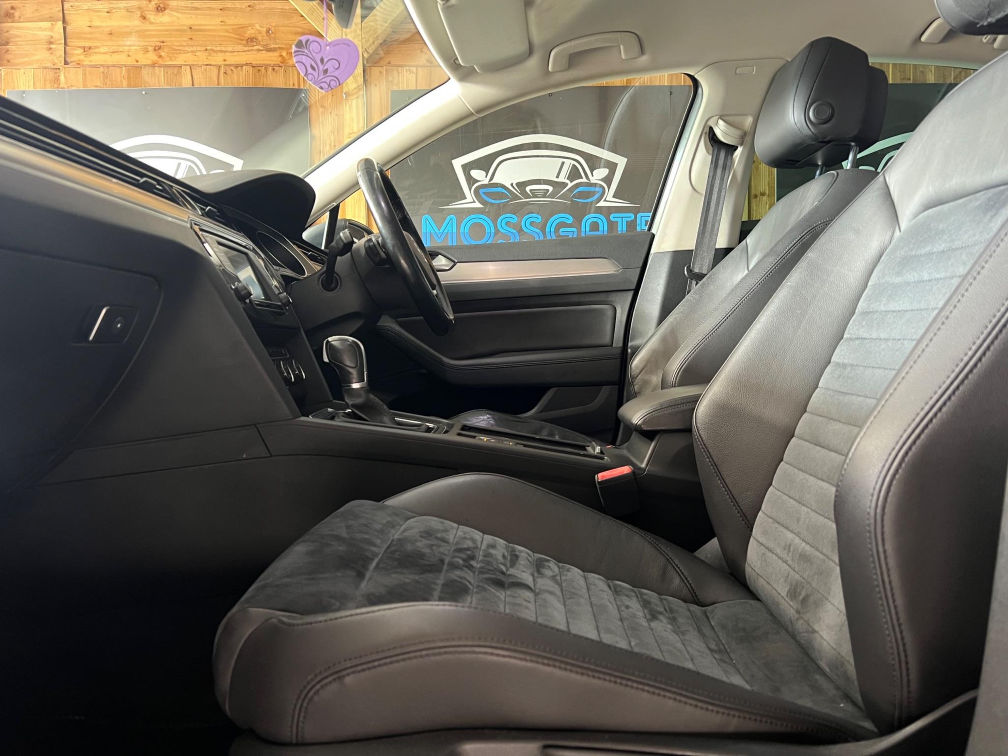 Volkswagen Passat view 35