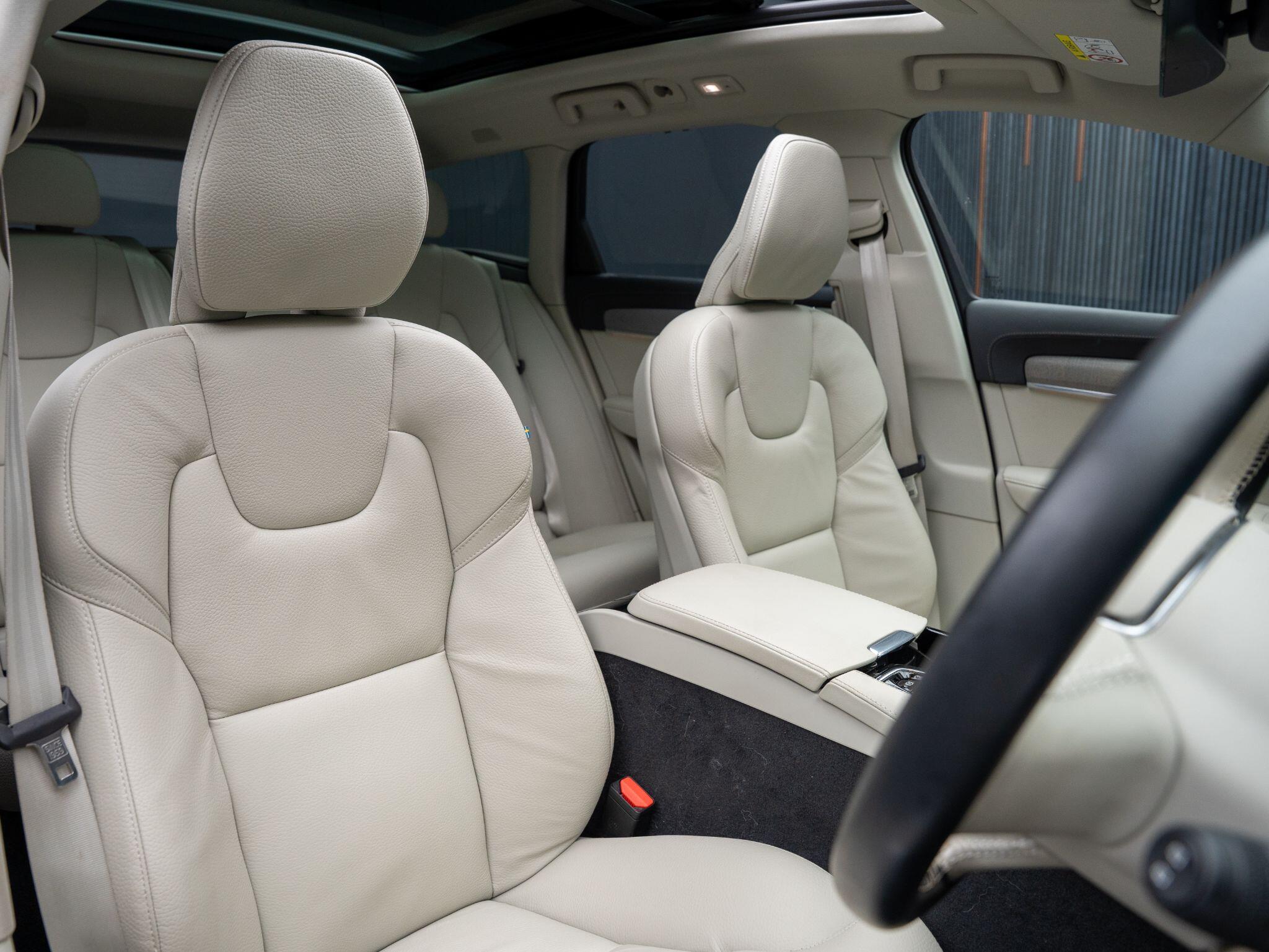 Volvo V90 view 2