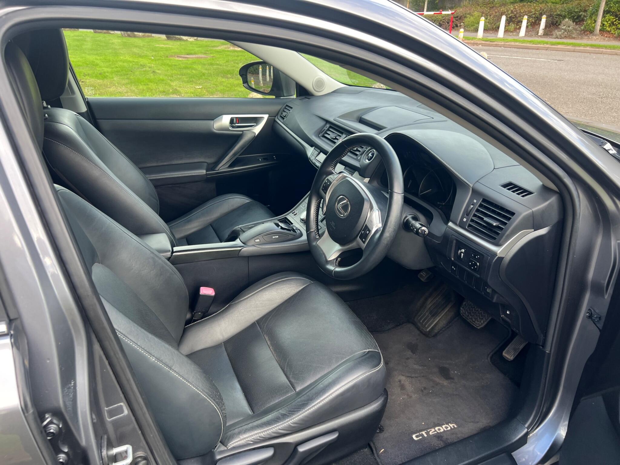 Lexus CT view 15