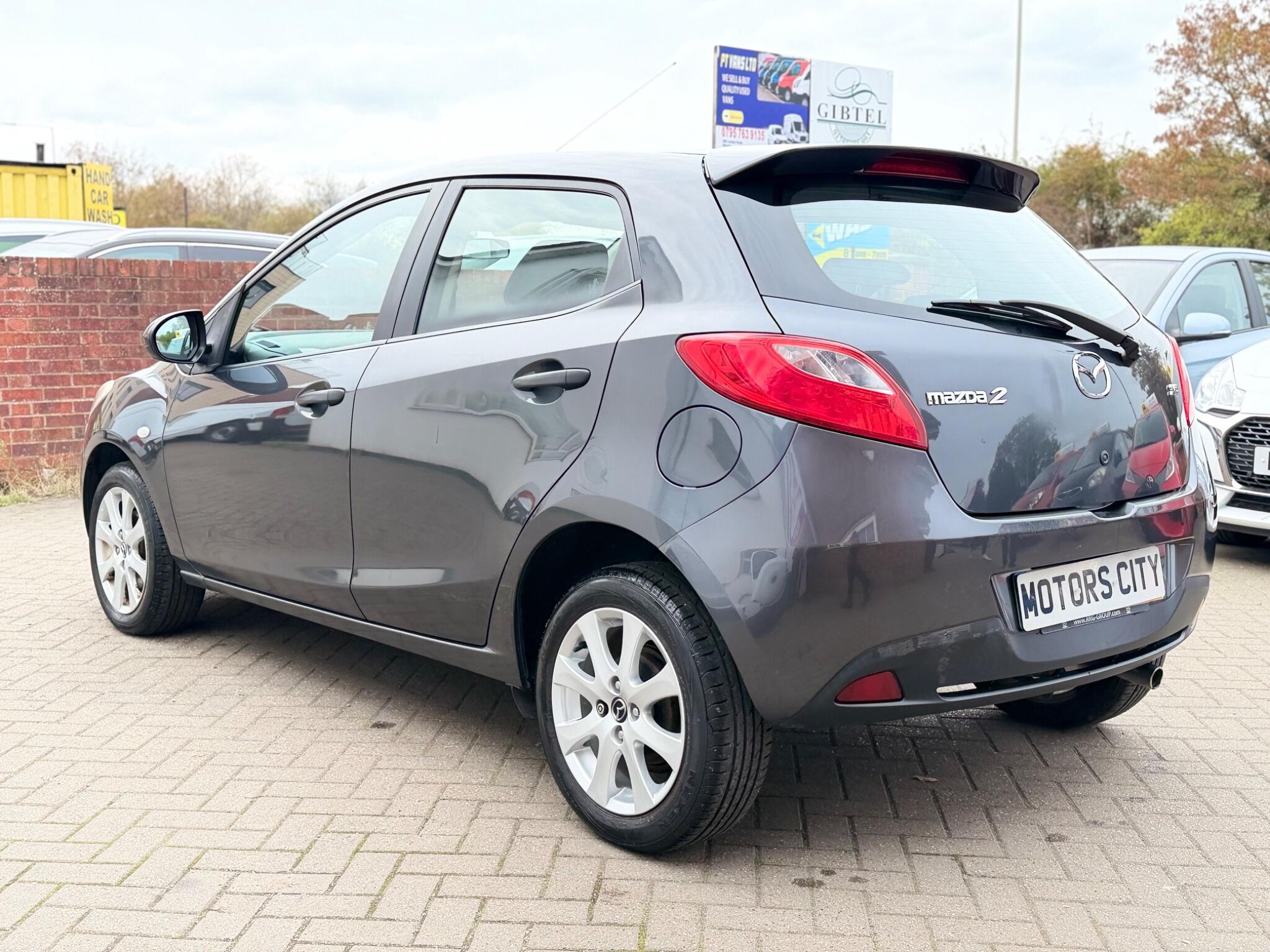 Mazda Mazda2 view 7