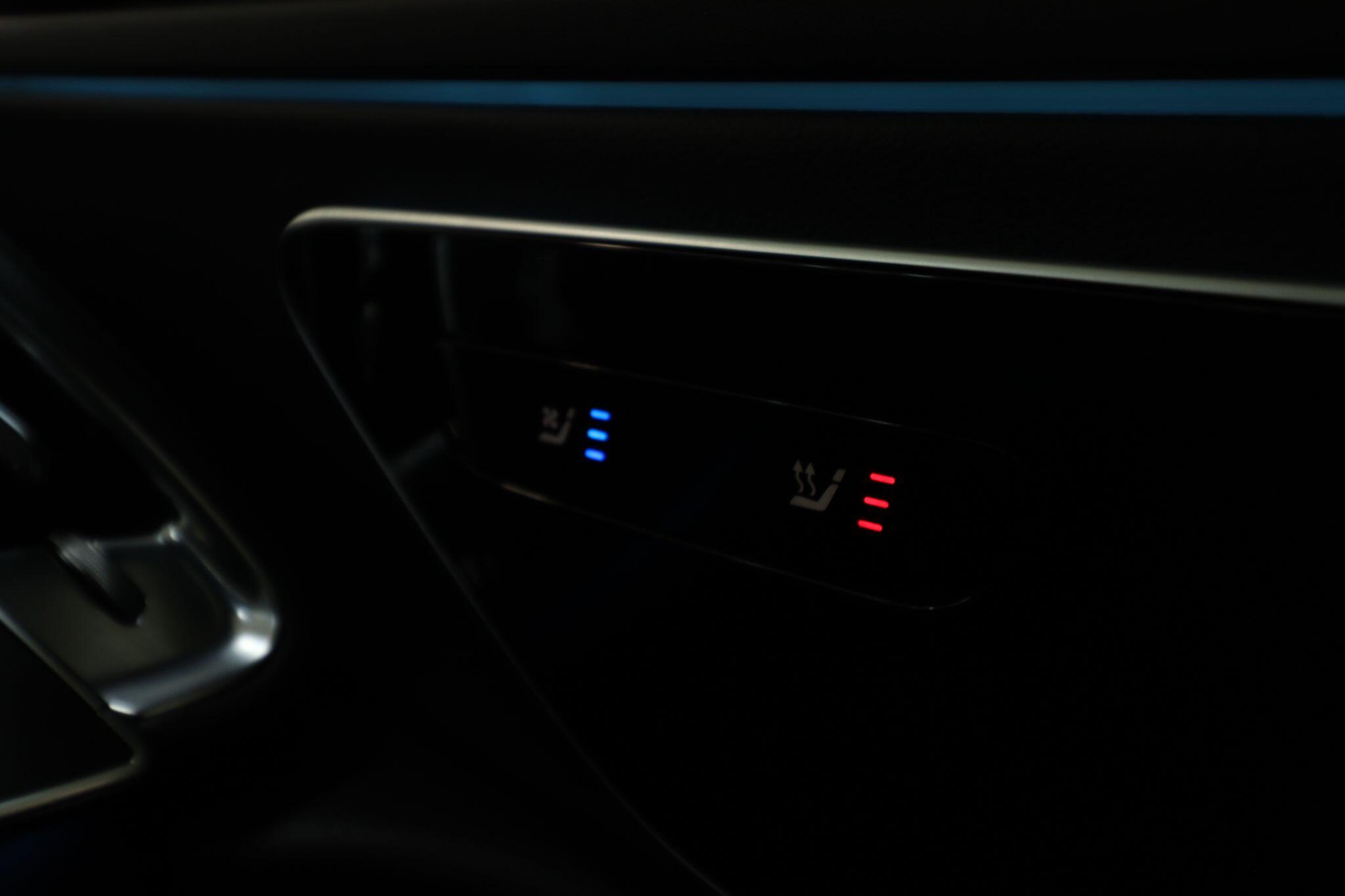 Mercedes-Benz E Class view 37