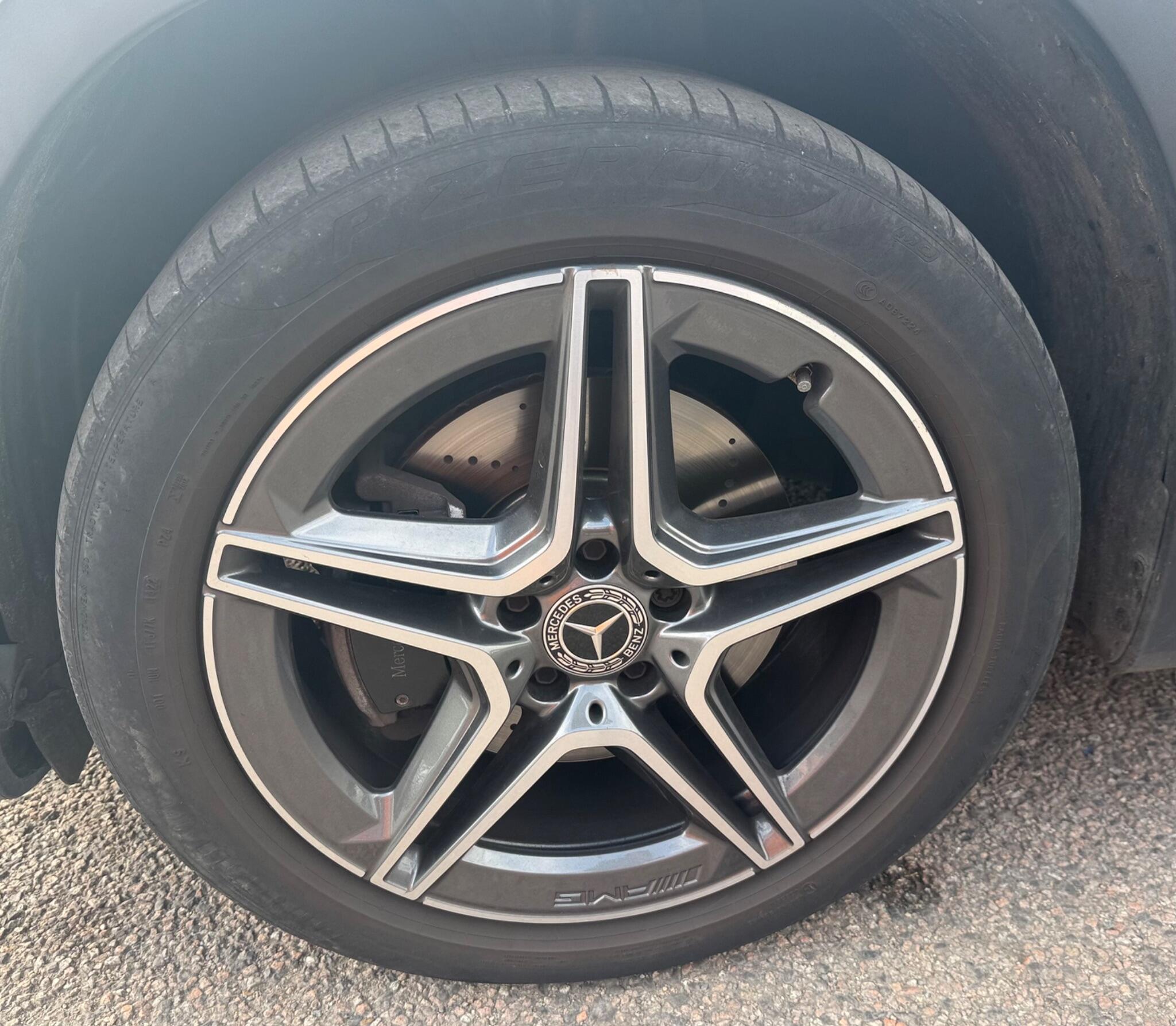 Mercedes-Benz GLB view 12