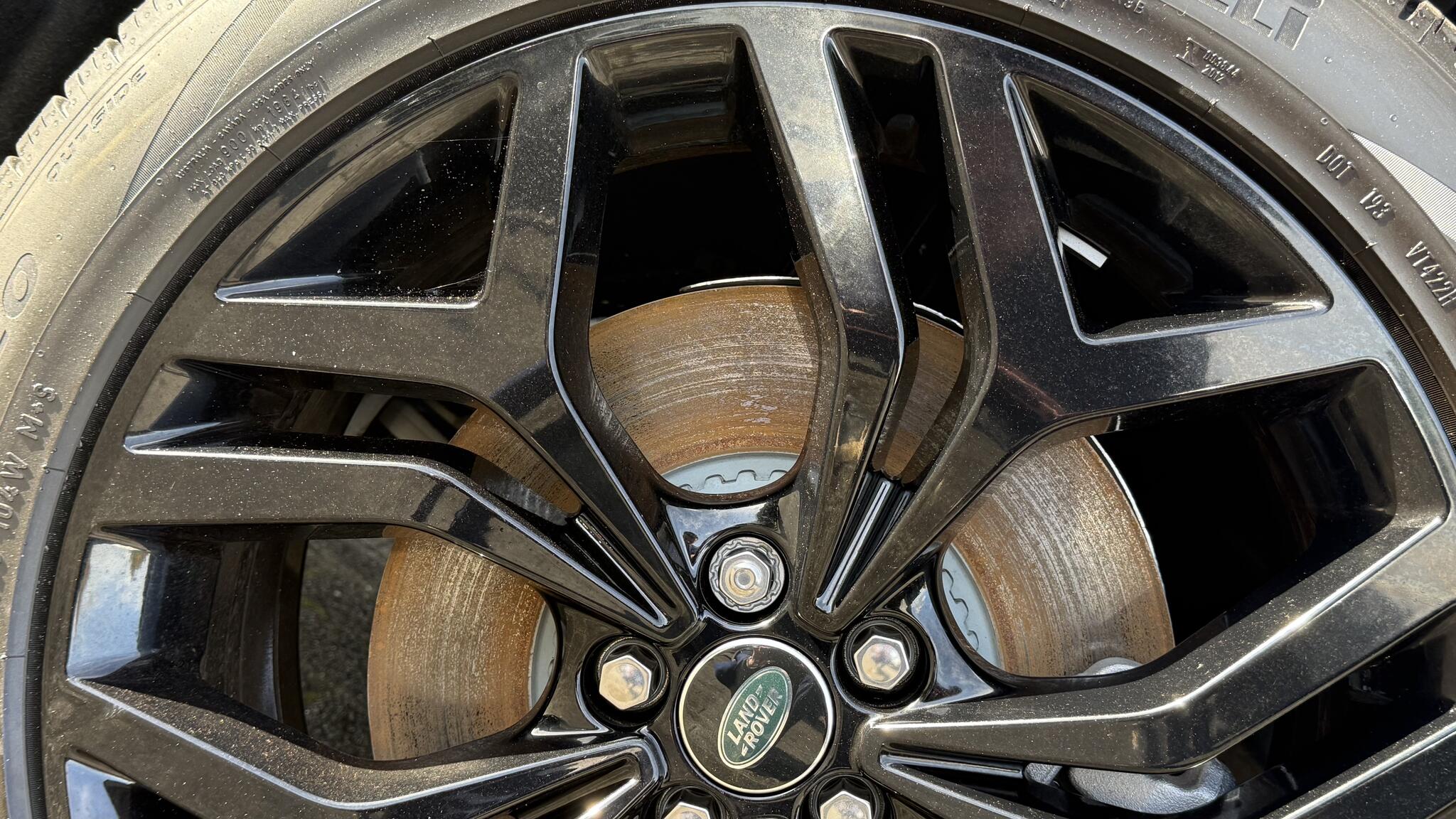 Land Rover Discovery Sport view 27