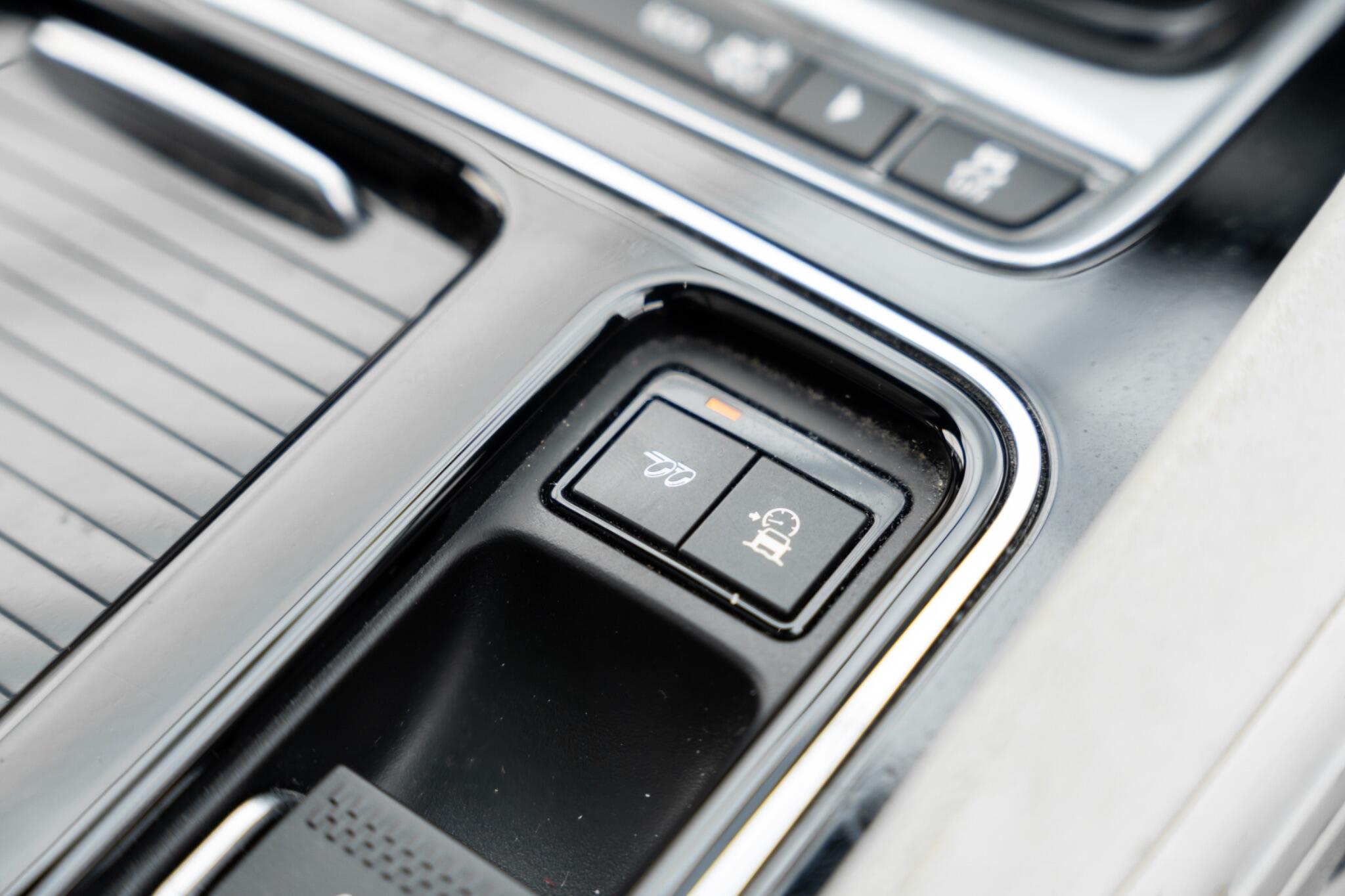 Jaguar F-Pace view 15