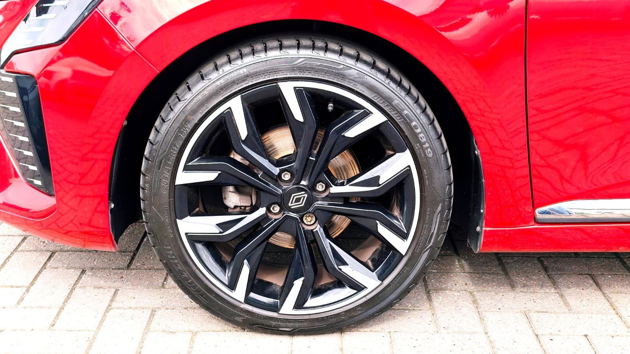Renault Clio view 11