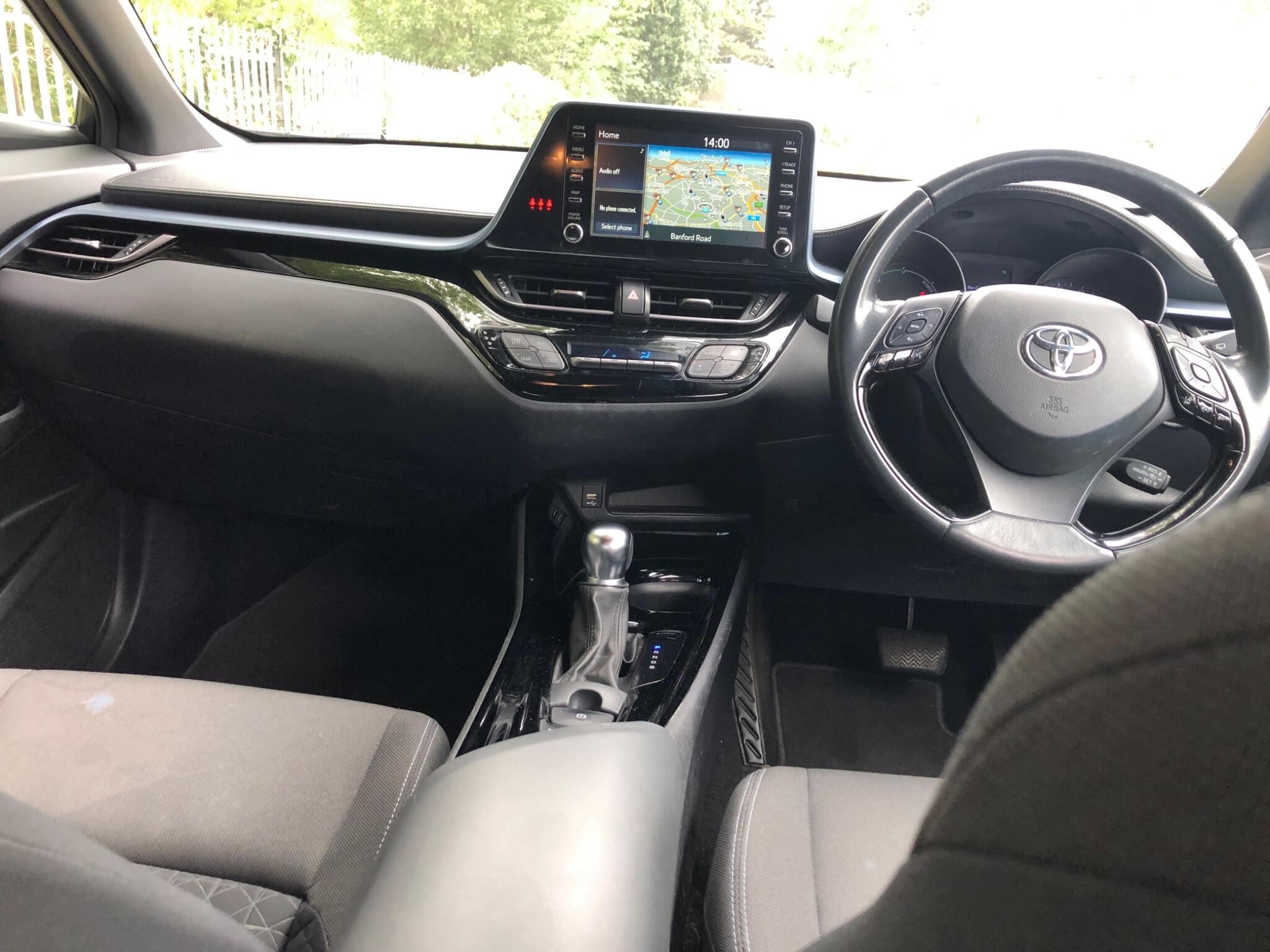 Toyota C-HR view 13