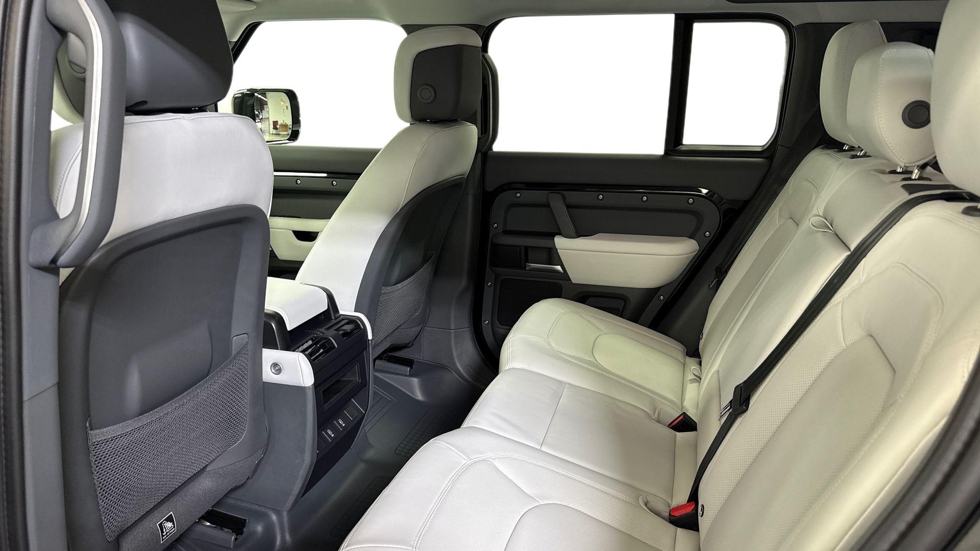 Land Rover Defender view 4