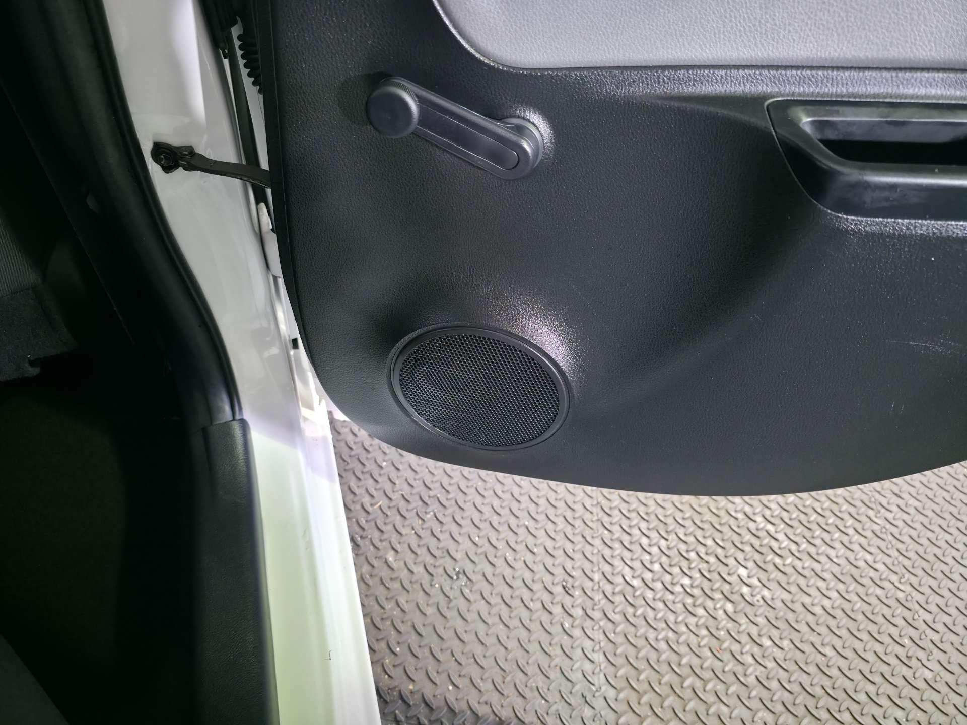 Toyota Yaris view 39