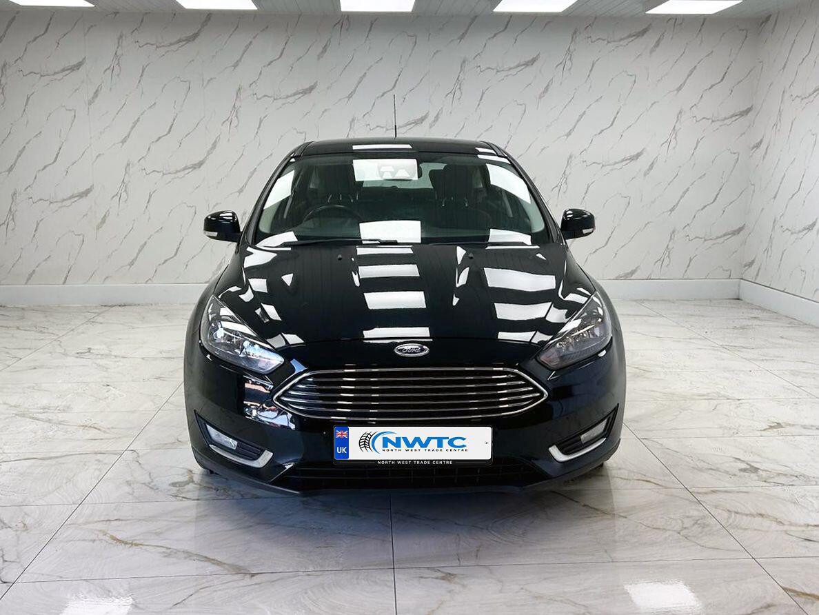 Ford Focus view 5