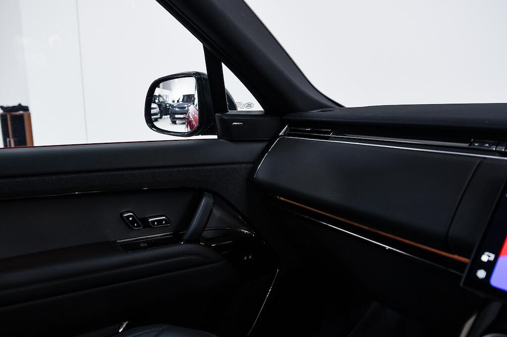 Land Rover Range Rover Sport view 17