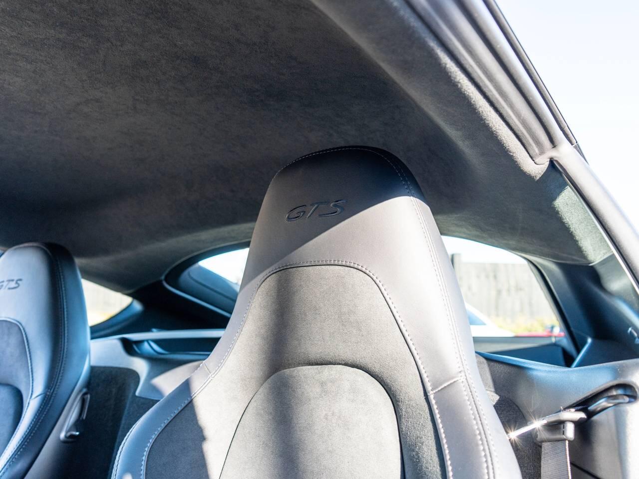 Porsche Cayman view 29